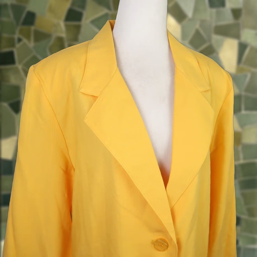 Vintage VINTAGE Sag Harbor Yellow Blazer Jacket Women L Blazer 90s Button Closure Solid Polyester Spring Summer Basic Jacket Women's 90s Size L / US 10 / IT 46 - 1 Thumbnail
