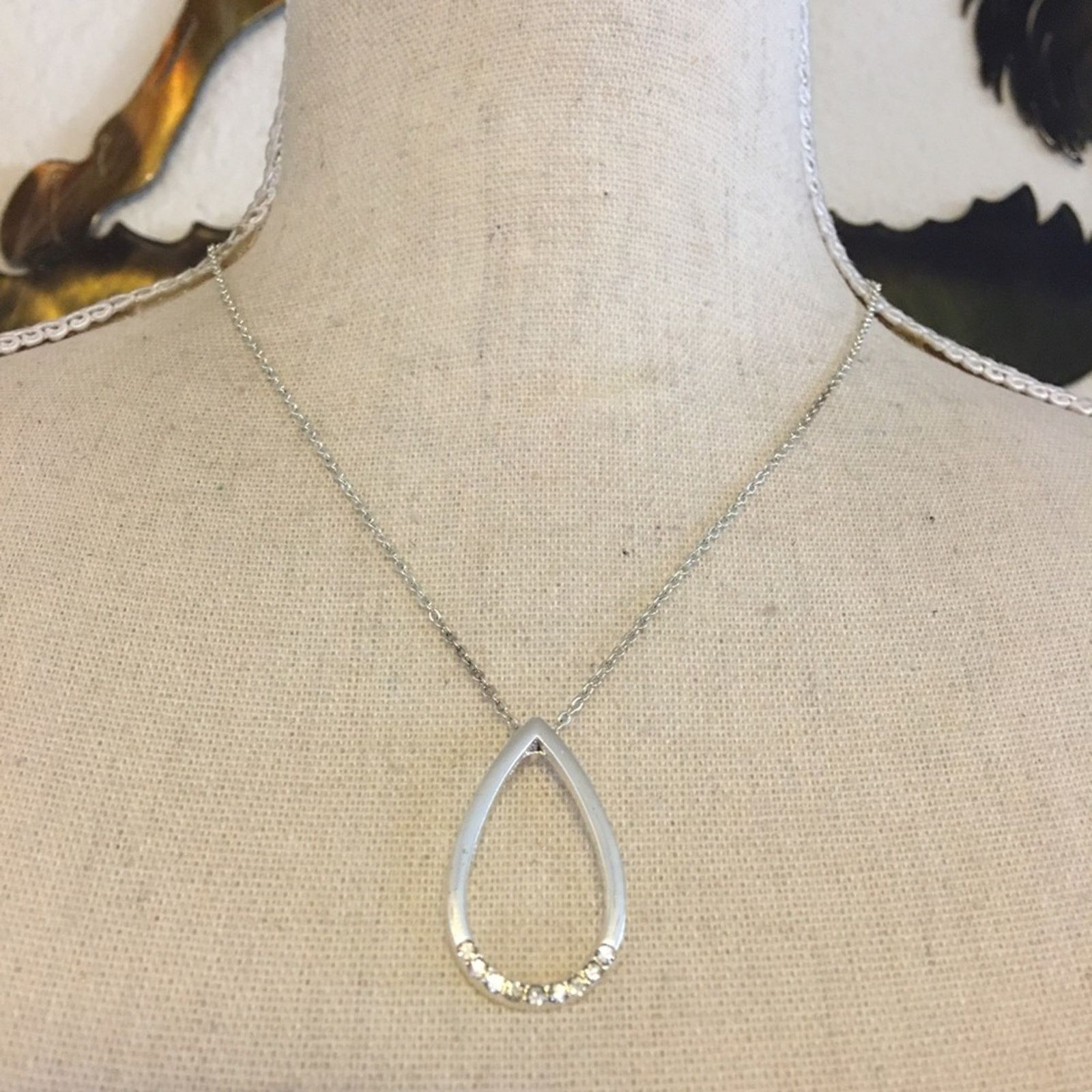 Jewelry Silver tone crystal teardrop pendant w/chain Size ONE SIZE - 1 Thumbnail