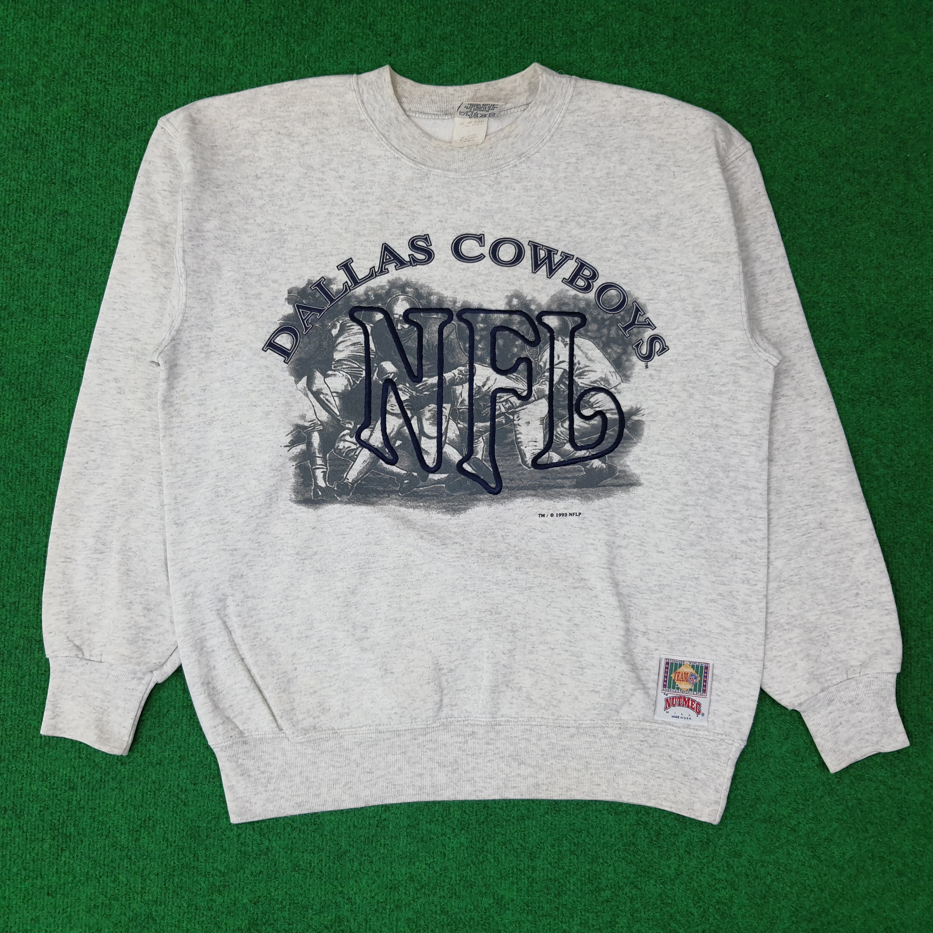Nutmeg Vintage Nutmeg Dallas Cowboys NFL 90s Sweatshirt C261N18 Size US L / EU 52-54 / 3 - 1 Thumbnail