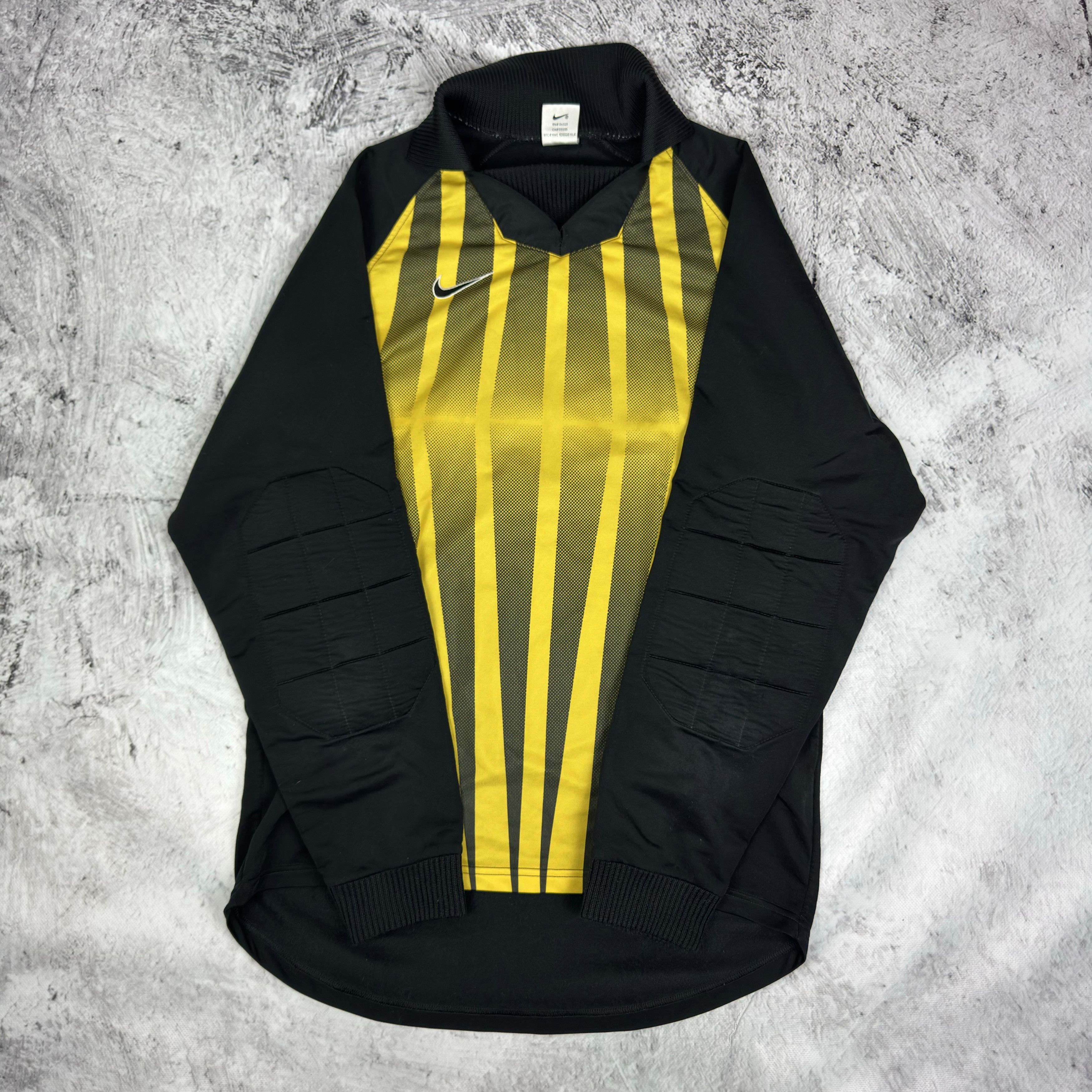 Nike Vintage Nike Sportswear Men Black Yellow Goalkeeper Jersey M Size US M / EU 48-50 / 2 - 1 Thumbnail