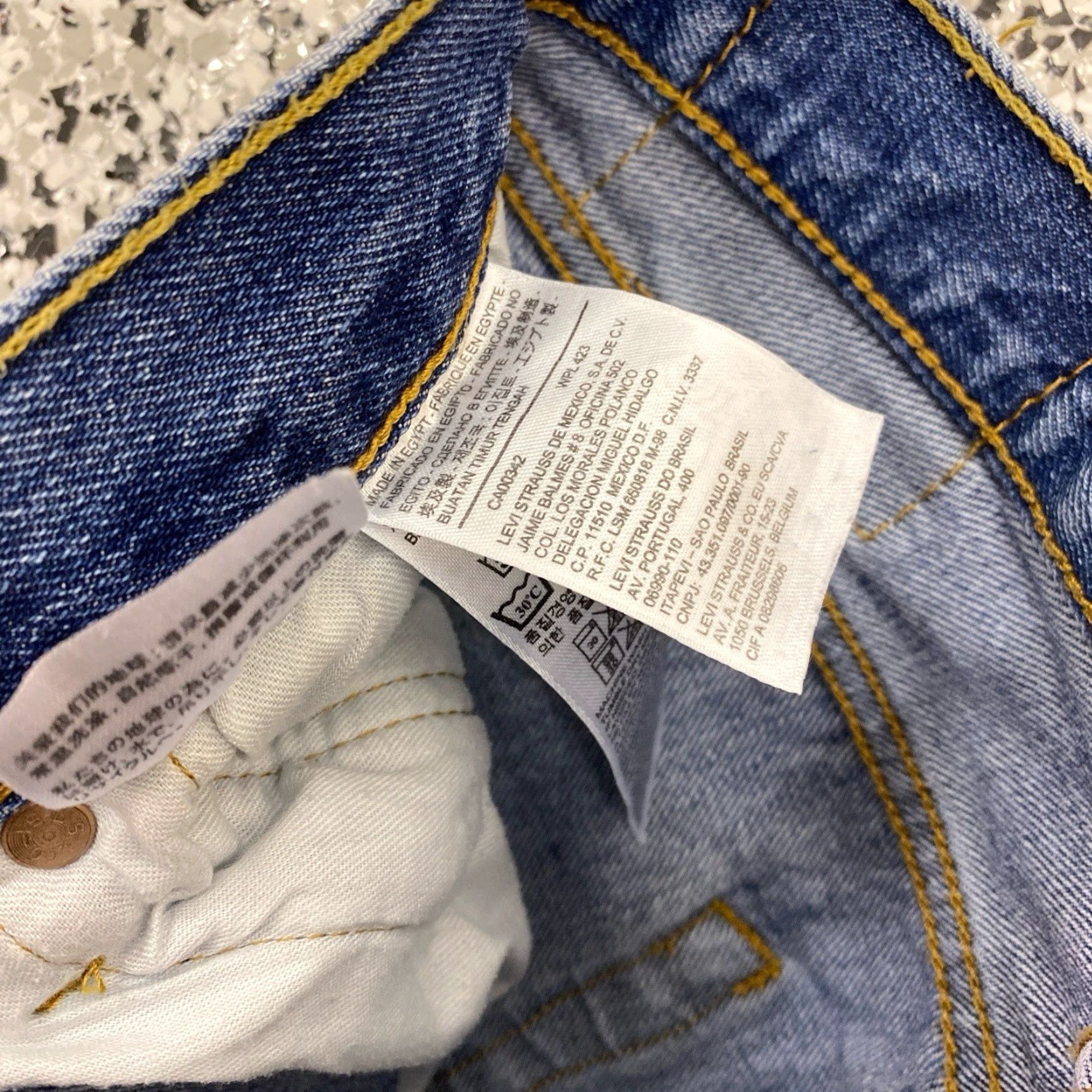 Levi's VINTAGE Levi's 501 Jeans Men Original Fit 29x29 Dark Stonewash Cotton Button Fly Straight 501 XX USA 100% Cotton Denim Size US 29 - 3 Thumbnail