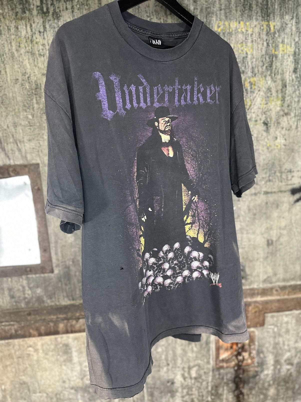 WWE VINTAGE WWE UNDERTAKER SHIRT SZ XL SUN FADED RARE Size US XL / EU 56 / 4 - 3 Thumbnail