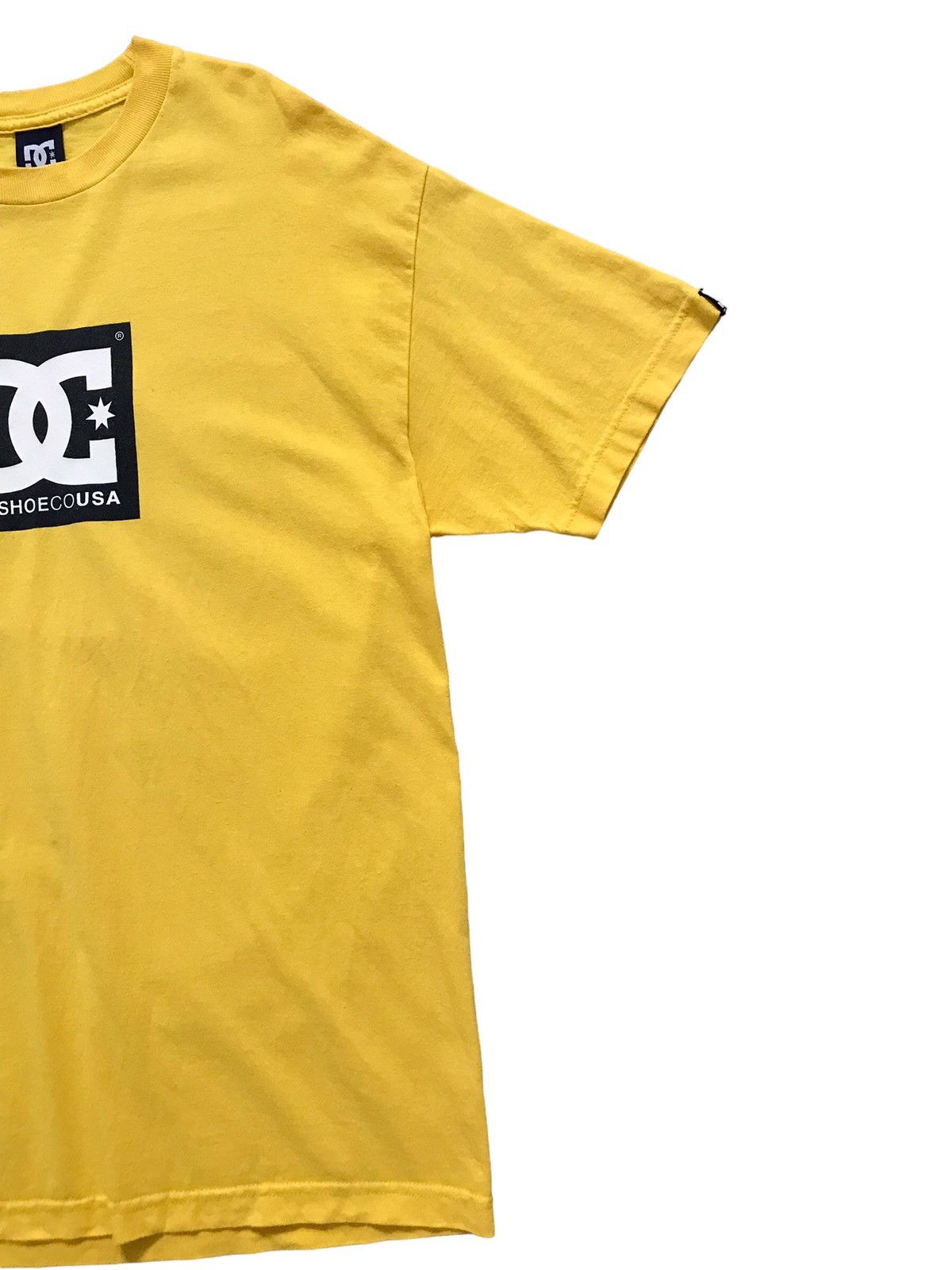 Vintage Vintage DC SHOES CO USA Skateboarding T-shirt Size US L / EU 52-54 / 3 - 3 Thumbnail