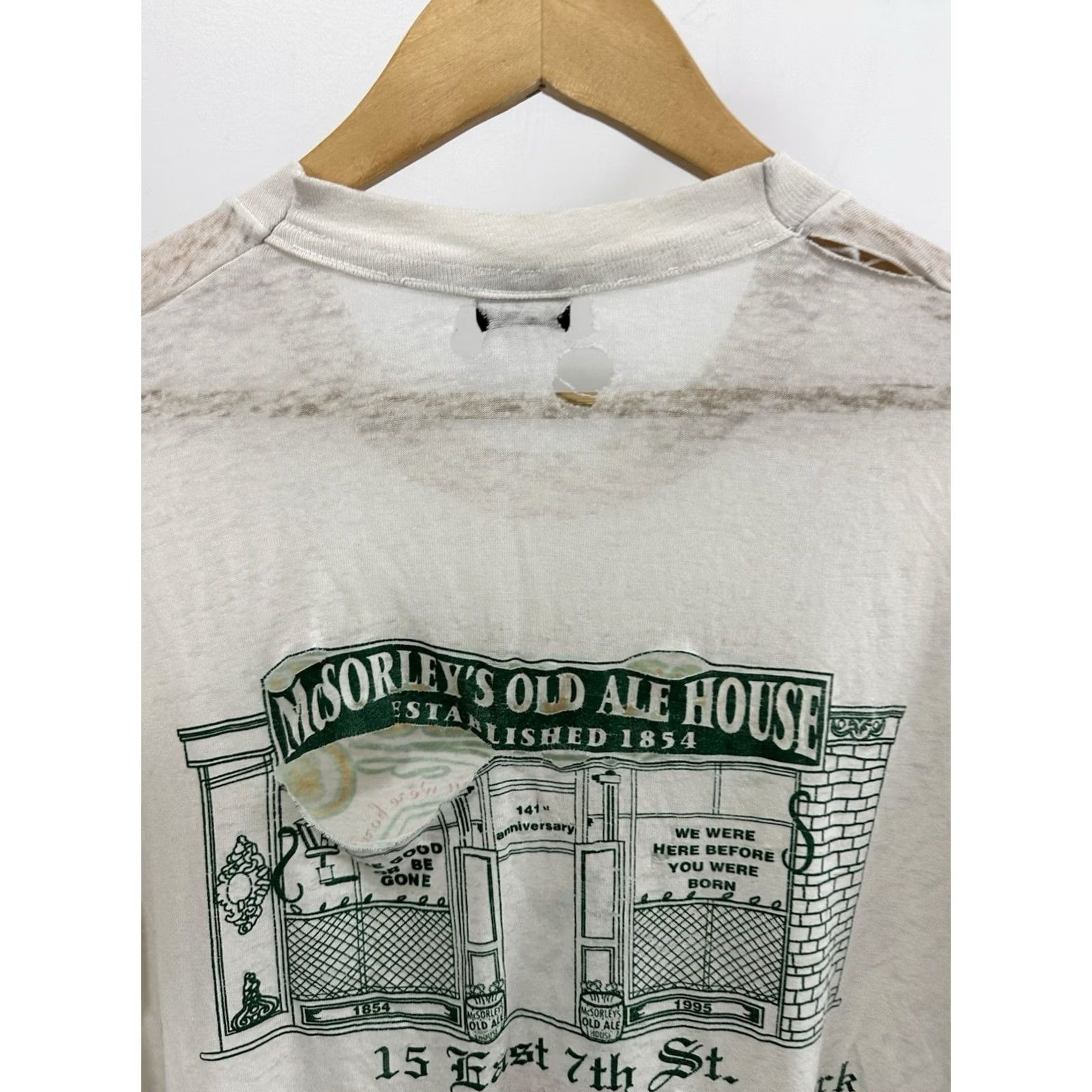 Fruit Of The Loom VTG McSorley’s Ale House Bar NY Pub Paper Thin Burnout Worn T-Shirt XL Mens White Nike Shirt Size US XL / EU 56 / 4 - 6 Thumbnail