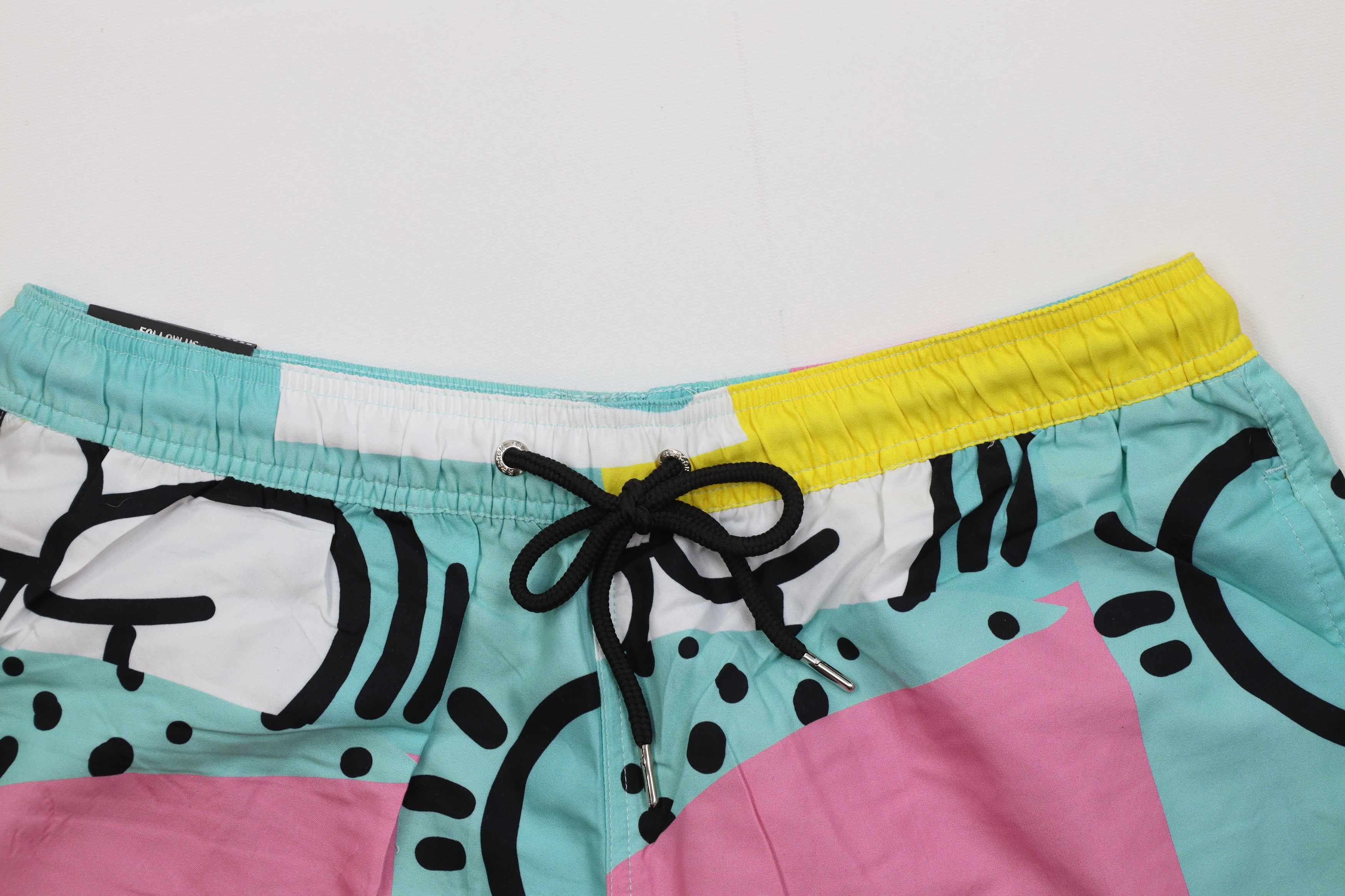 Vintage Deadstock Y2K Streetwear Above Knee Graffiti Swim Shorts Size US 34 / EU 50 - 2 Thumbnail