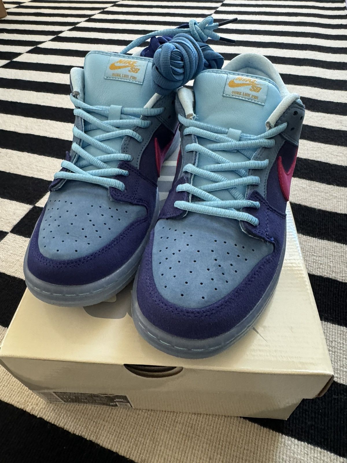 Nike Nike SB Dunk Low Run the Jewels Size US 10.5 / EU 43-44 - 2 Thumbnail