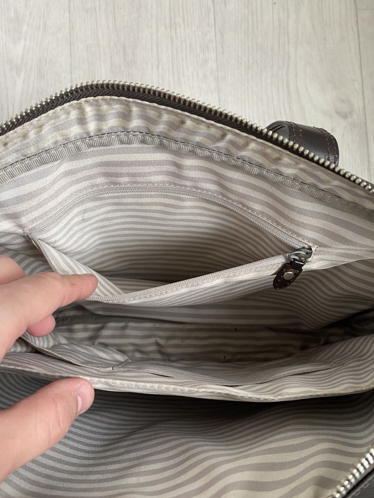 Lacoste × Vintage Lacoste leather crossbody handbag laptop classic vintage bag Size ONE SIZE - 4 Thumbnail