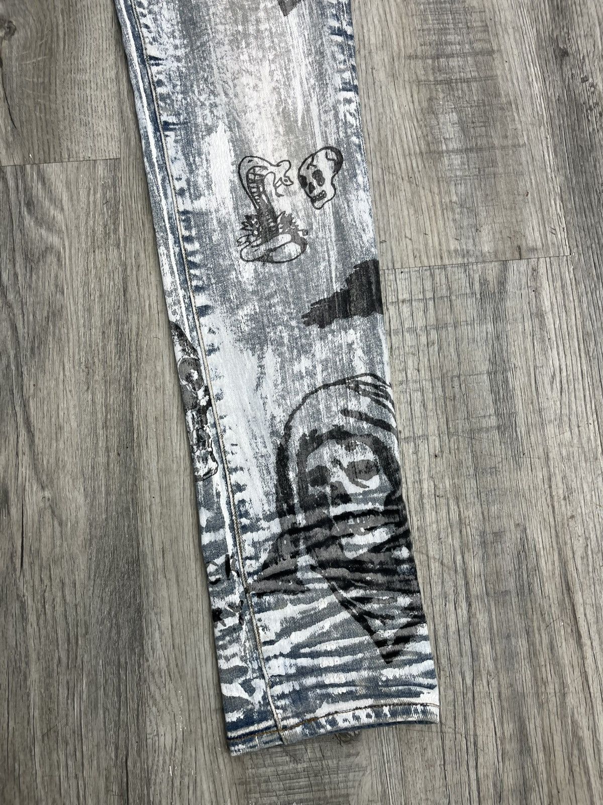 Amiri × Wes Lang Amiri x Wes Lang MX1 Demin Sketch jeans ‘Painted Indigo’ Size US 33 - 4 Thumbnail