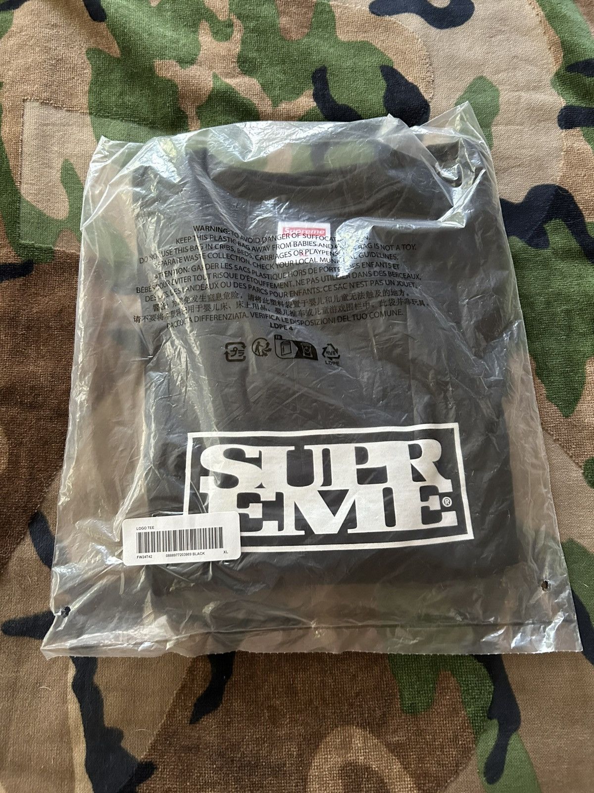 Supreme Supreme Connect / Logo Tee Black XL FW24 Size US XL / EU 56 / 4 - 2 Thumbnail