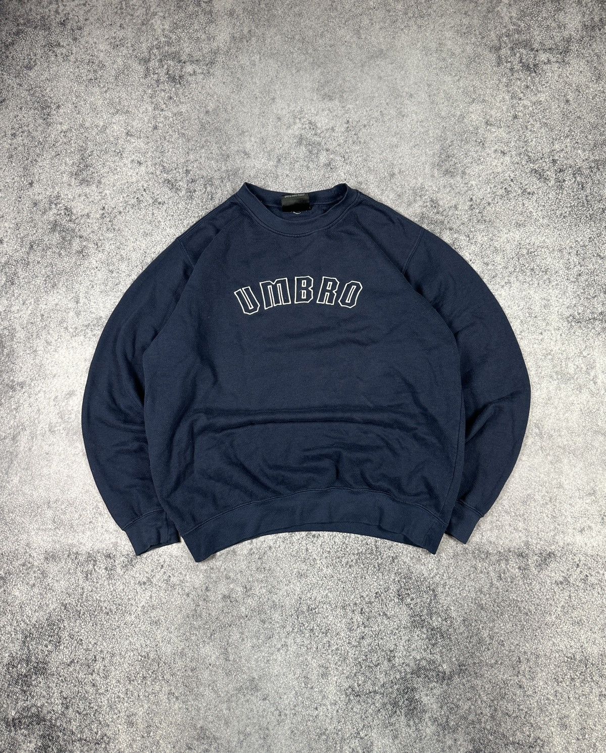 Umbro Vintage Umbro Big Logo Sweatshirt Streetwear L USA Rare Size US L / EU 52-54 / 3 - 1 Thumbnail