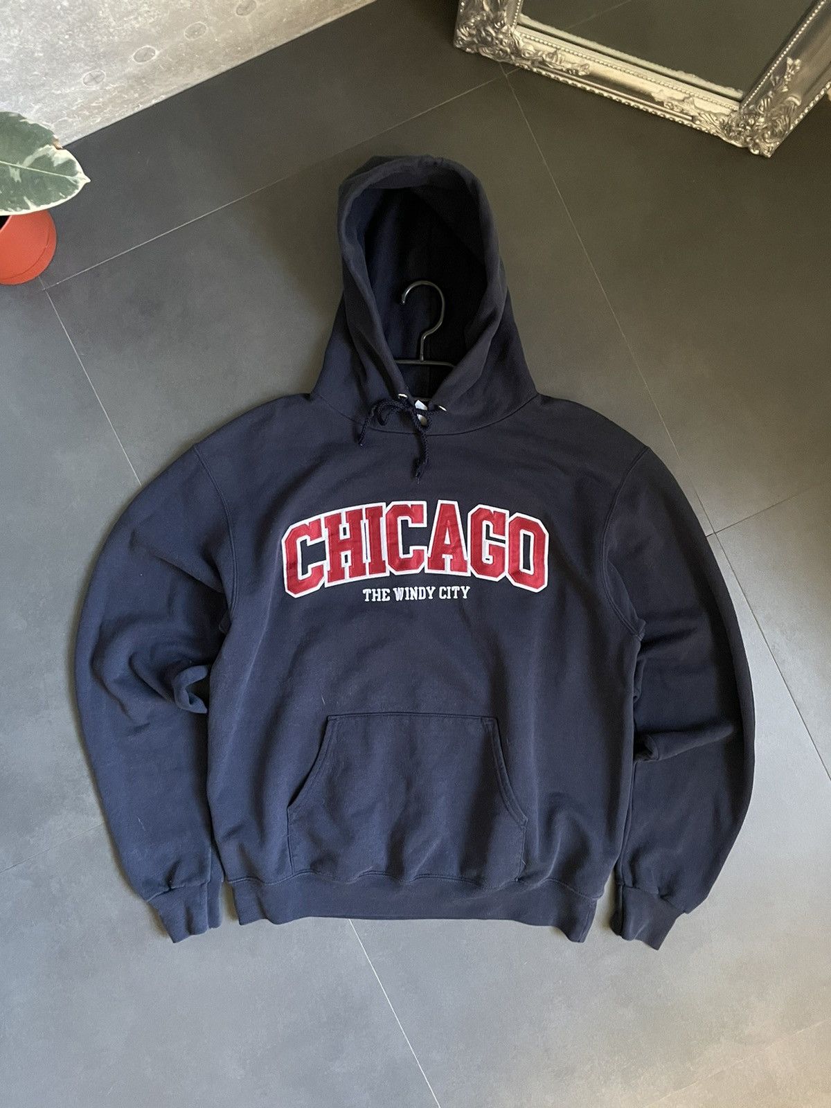 20471120 × Champion Vintage Boxy NFL Chicago The Windy City Champion Drake Style Size US M / EU 48-50 / 2 - 10 Thumbnail