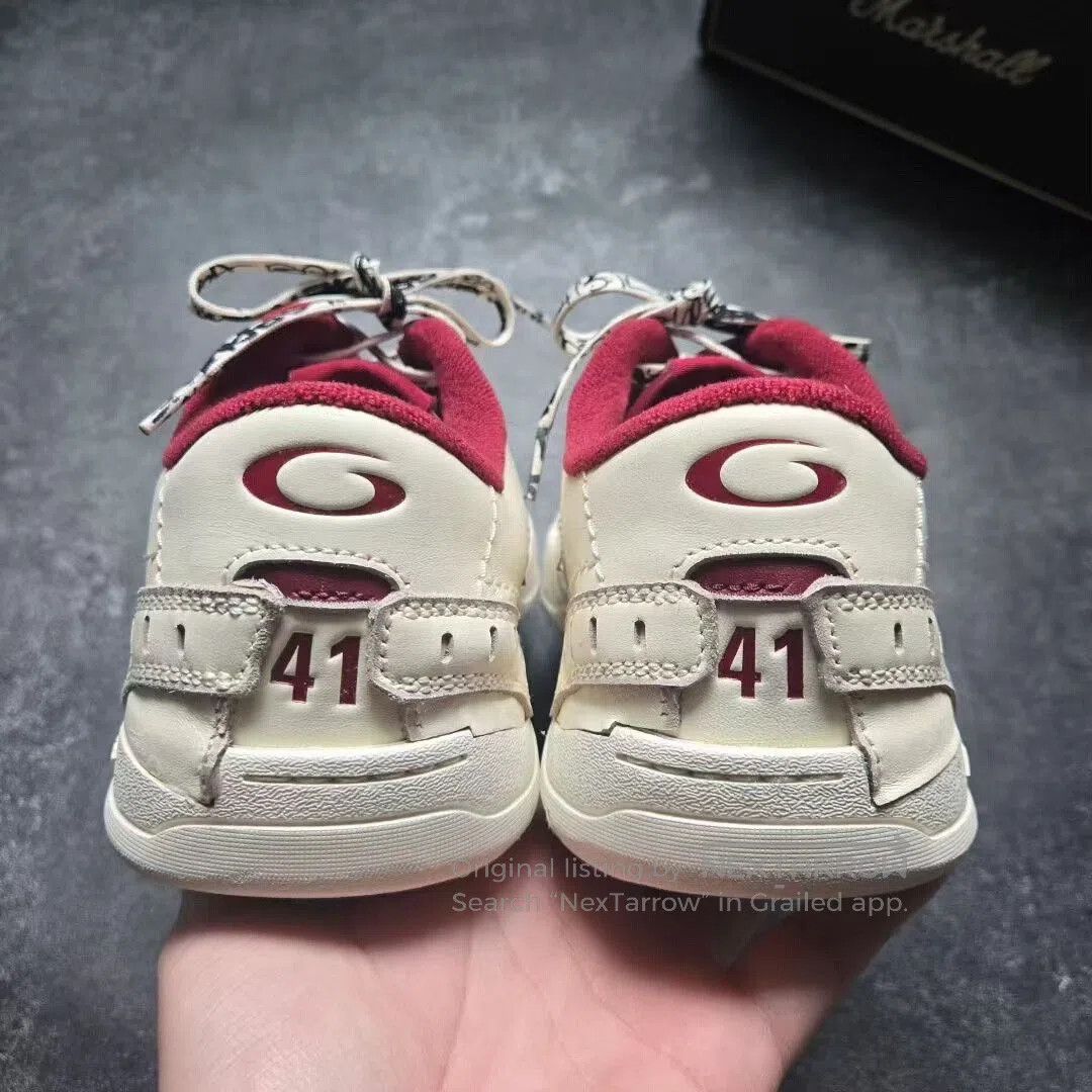 balenciaga hamptons white and red sneakers.