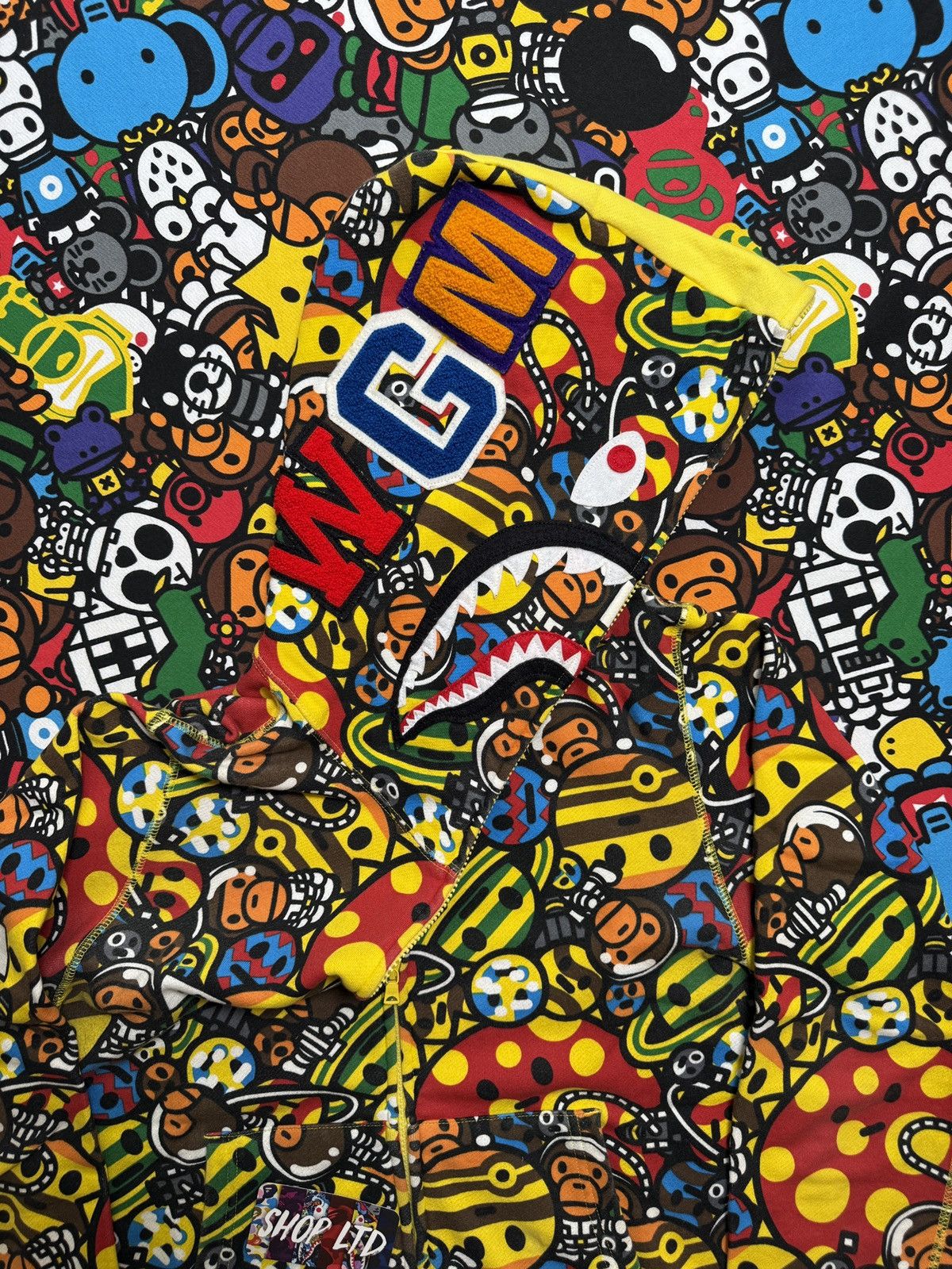 Bape A Bathing Ape Yellow Galaxy Camo Shark Hoodie Size US M / EU 48-50 / 2 - 4 Thumbnail