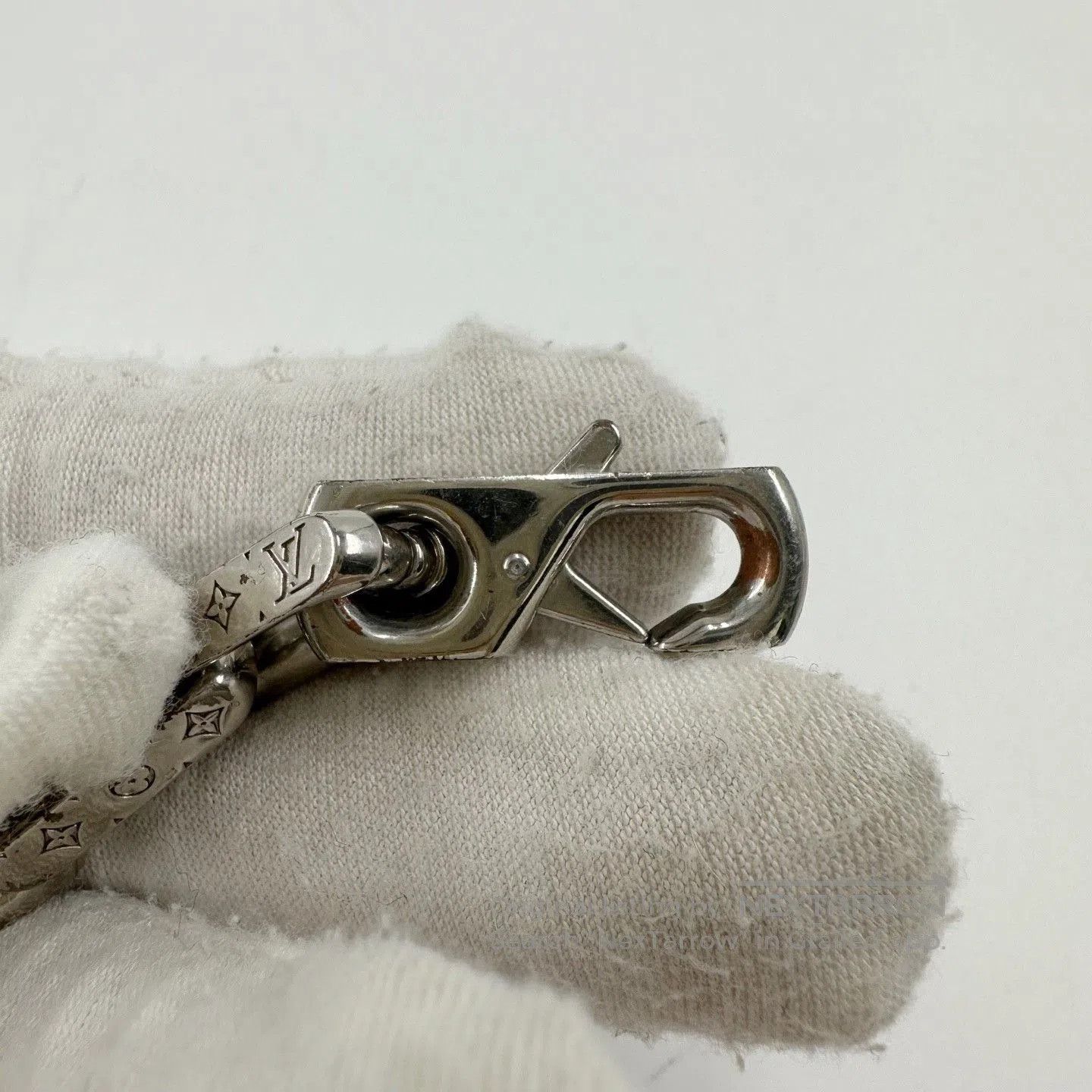 Louis Vuitton Louis Vuitton Silver Cuban Bamboo Logo Bracelet. Size ONE SIZE - 5 Thumbnail