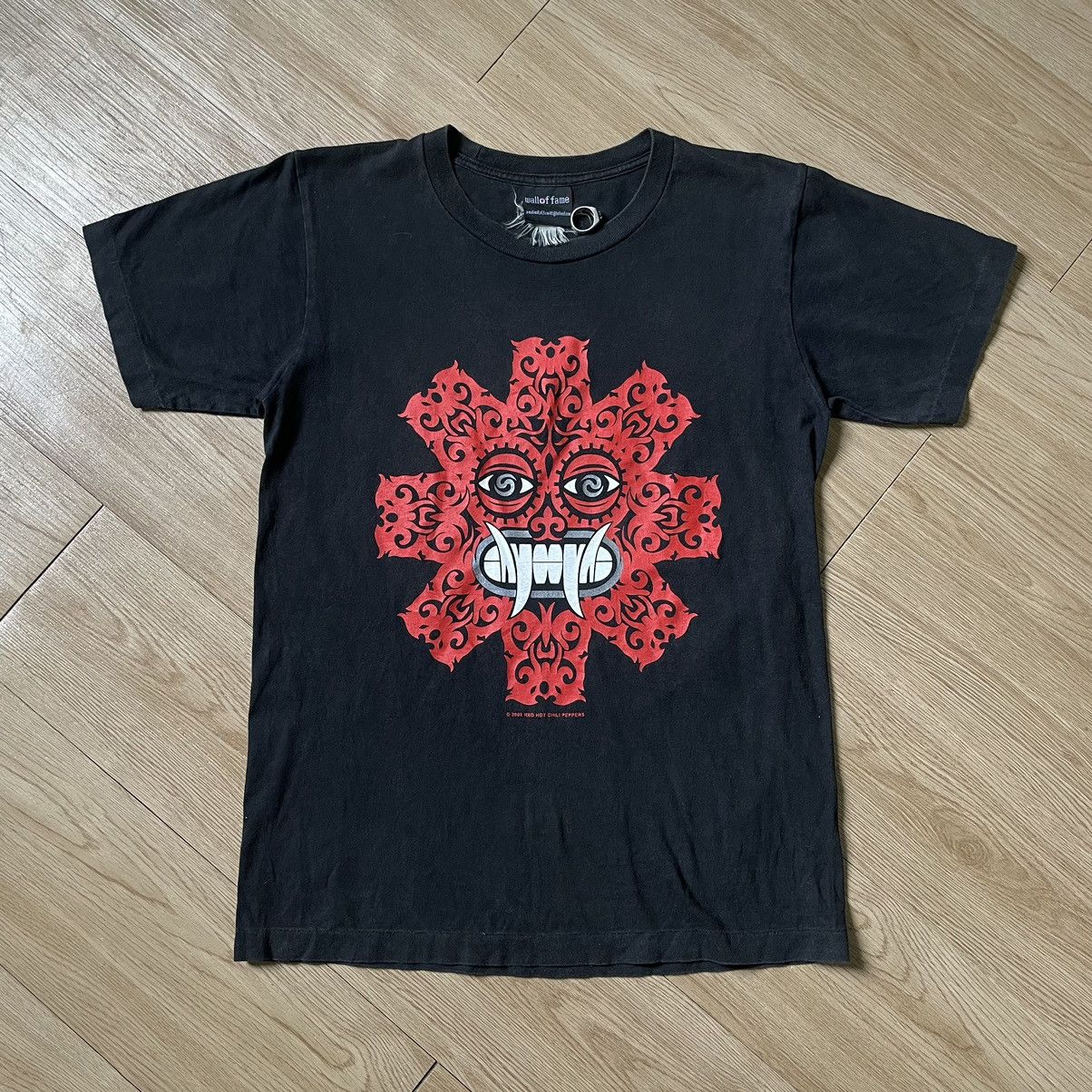 Band Tees Vintage Faded BOOTLEG RED HOT CHILI PEPPERS Red Aztec Tee s Size US S / EU 44-46 / 1 - 1 Thumbnail