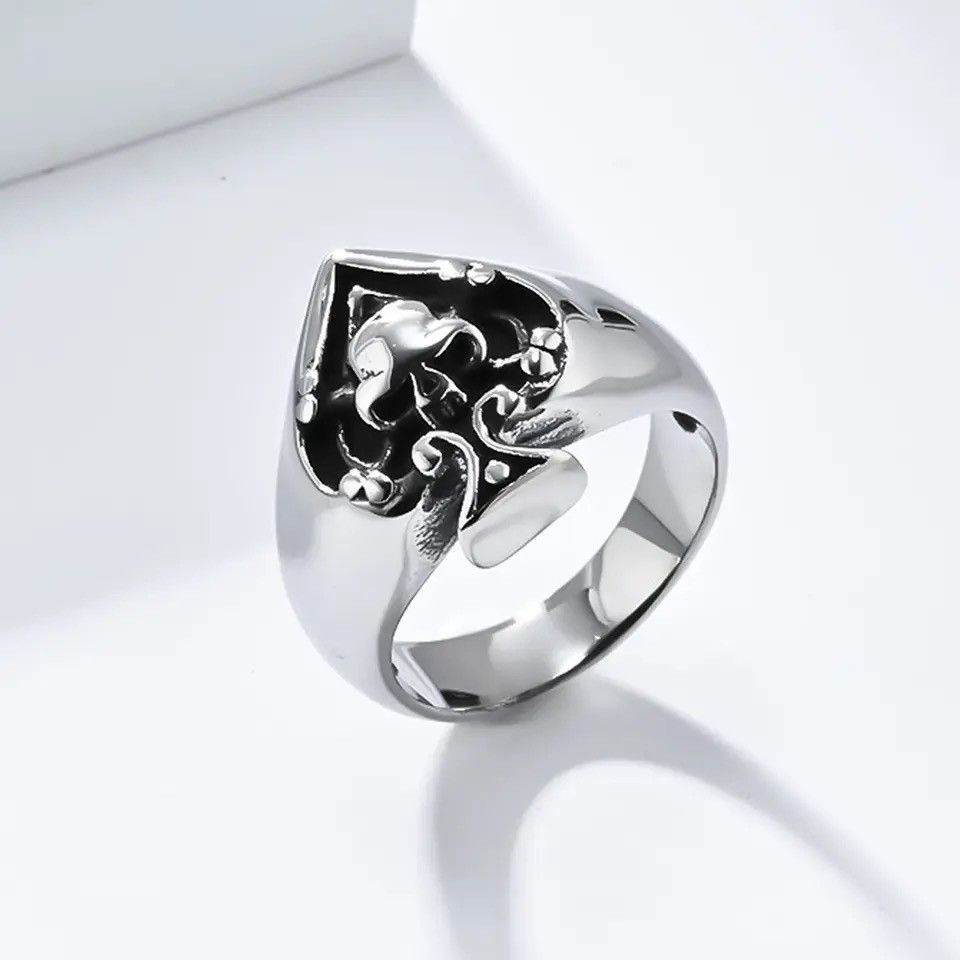 Jewelry Gothic Spades Poker Card Skull Ring Size ONE SIZE - 1 Thumbnail