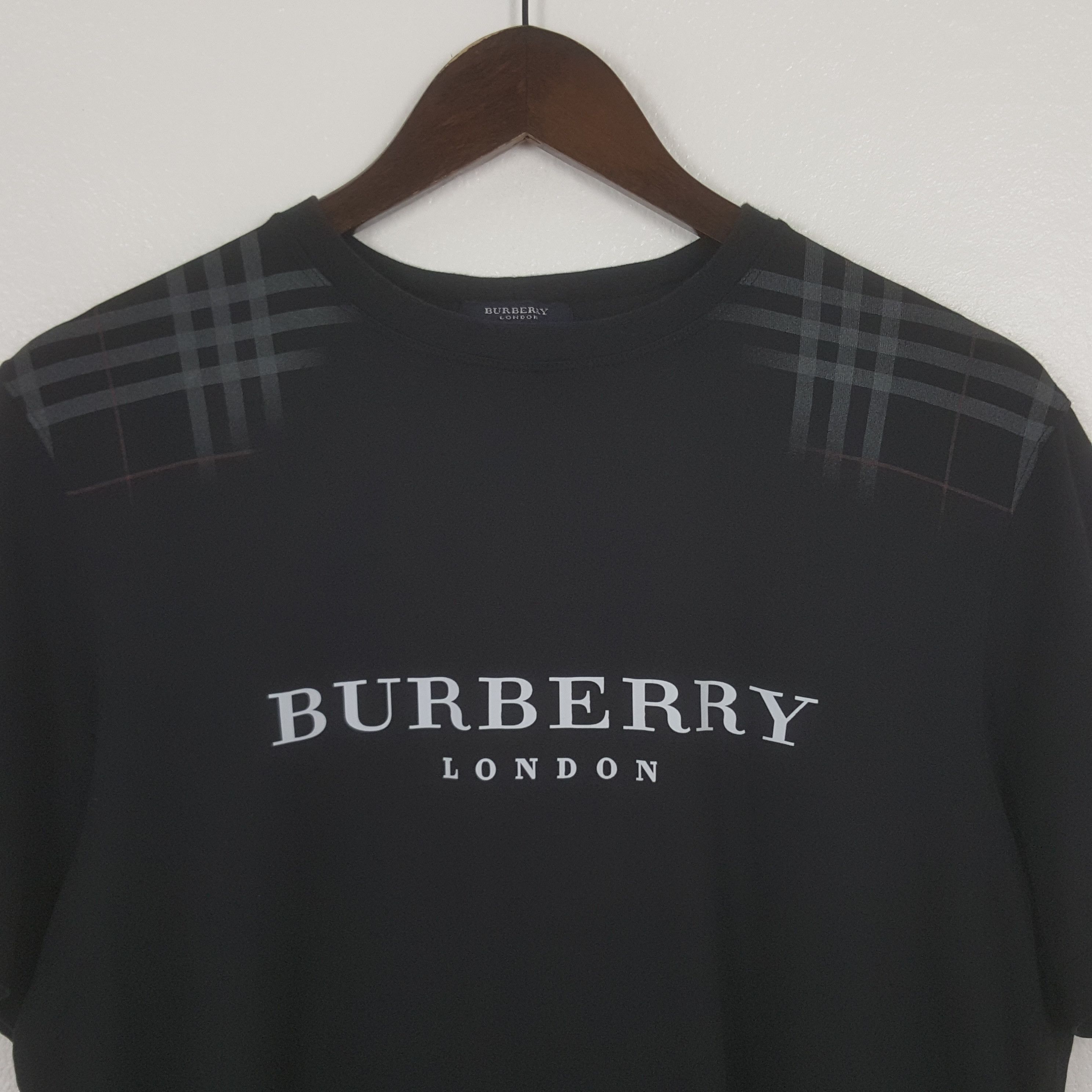 Burberry Vintage Burberry London Custom Spell Out Nova Check Tshirt Size US M / EU 48-50 / 2 - 2 Thumbnail
