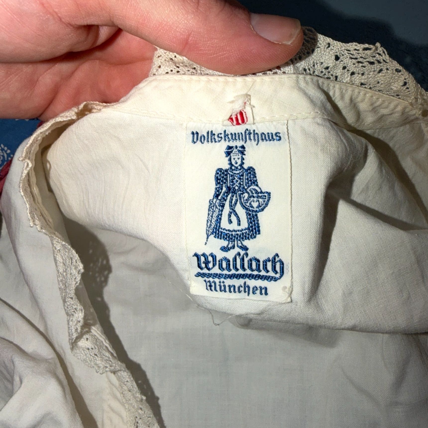 Vintage VINTAGE Wallach Wallach Volkskunfthaus Munchen Antique Dress German Smocked Handmade Dirndl 50s Gold 1900s Size XS / US 0-2 / IT 36-38 - 7 Thumbnail