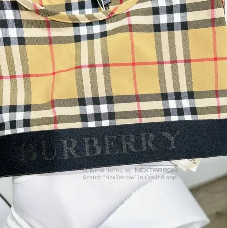 Burberry Burberry Color-Block Silk Blend Top. Size XS / US 0-2 / IT 36-38 - 4 Thumbnail