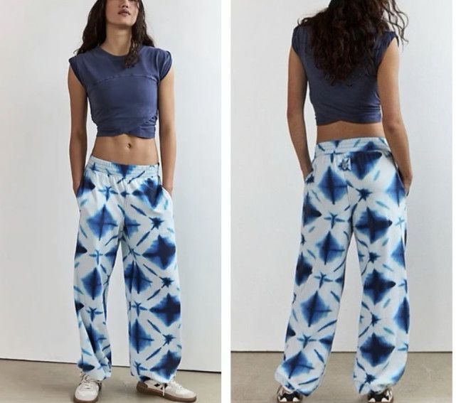 Free People FP Movement by Free People Hot Shot Pants Shibori ( M ) Size 30" / US 8 / IT 44 - 1 Thumbnail
