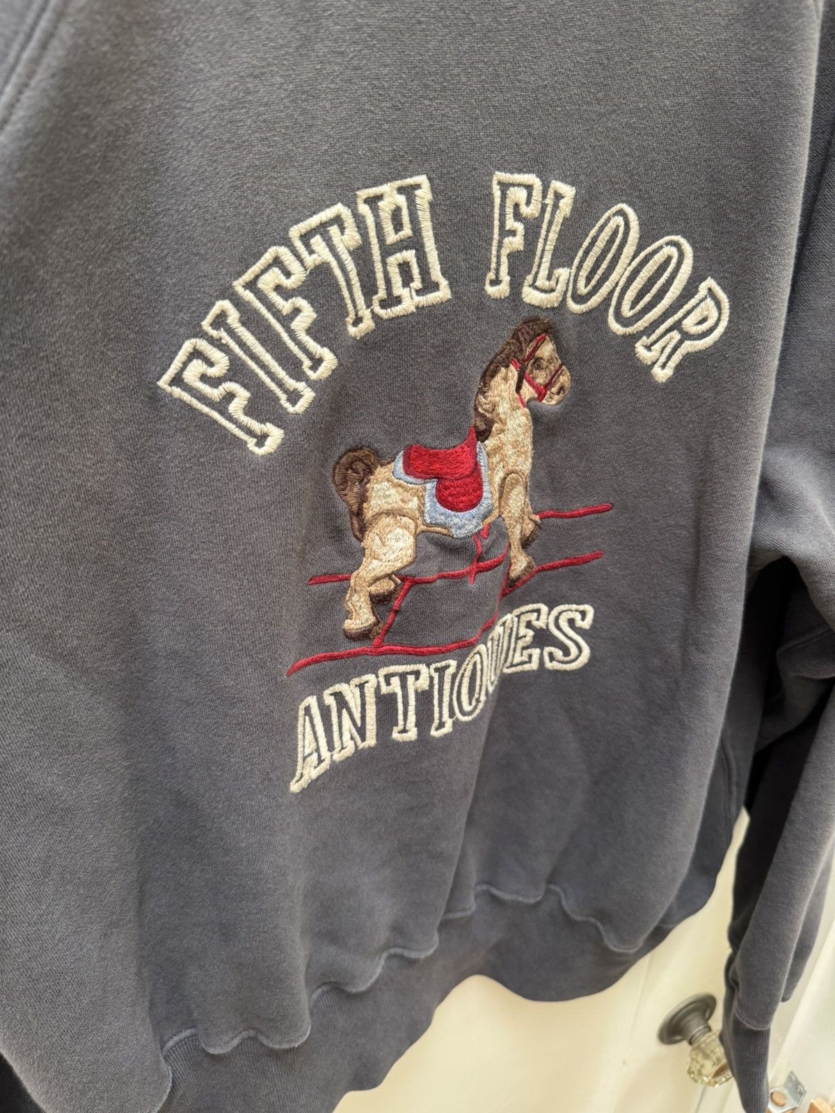 Samuel Zelig Samuel Zelig Fifth Floor Antiques Crewneck Size US L / EU 52-54 / 3 - 4 Thumbnail