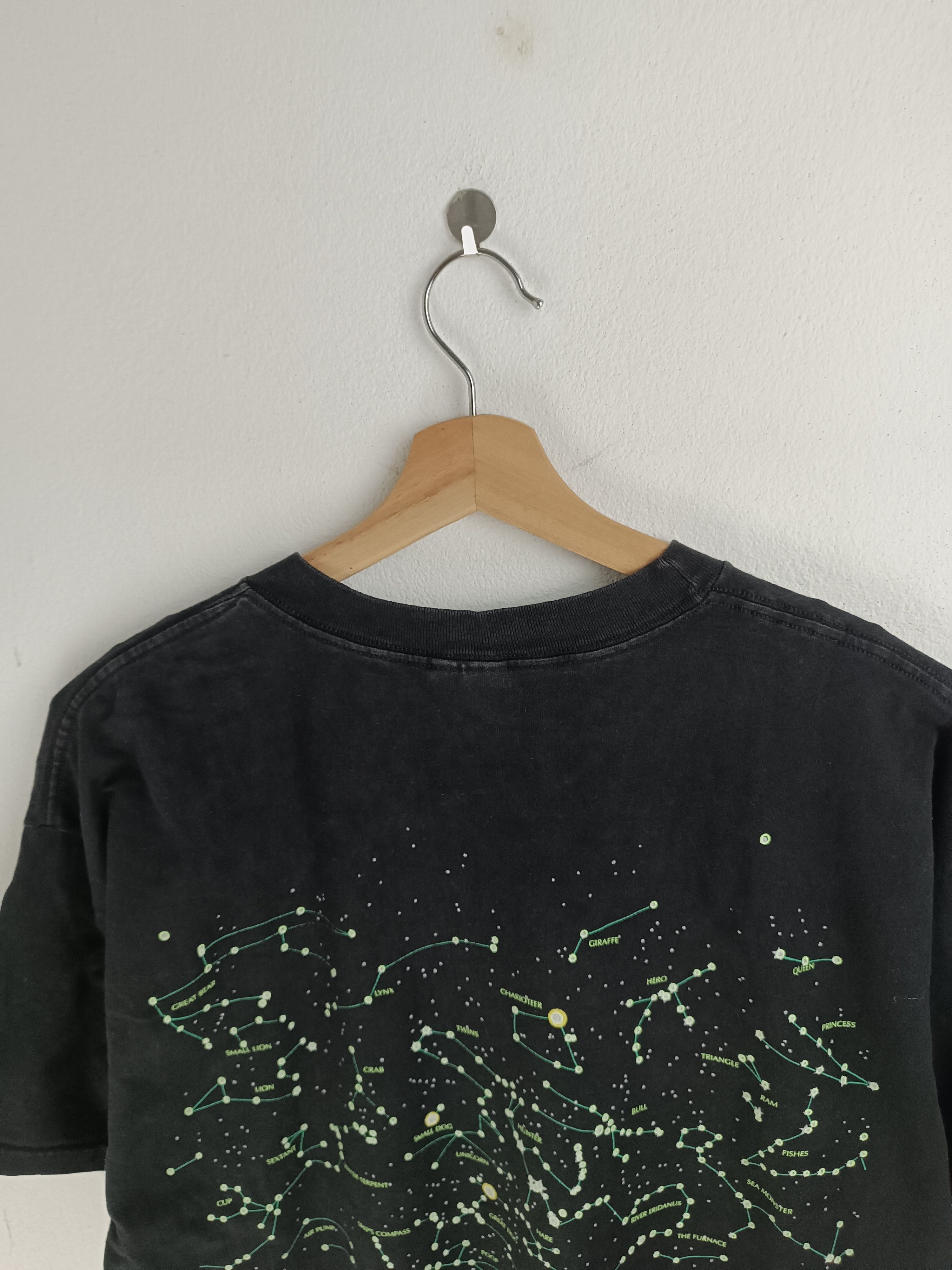 Vintage VINTAGE 90'S HEAVENLY BODIES STARS UNIVERSE BOOKS VERY RARE Size US XL / EU 56 / 4 - 12 Thumbnail