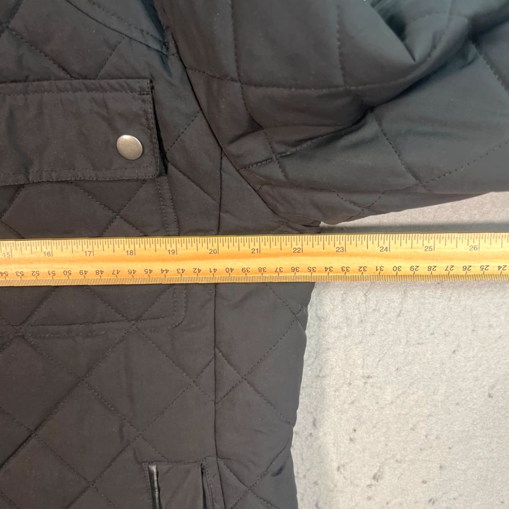 Saks Fifth Avenue VINTAGE Saks Fifth Avenue Quilted Black Jacket Womens Size Medium Size M / US 6-8 / IT 42-44 - 5 Thumbnail