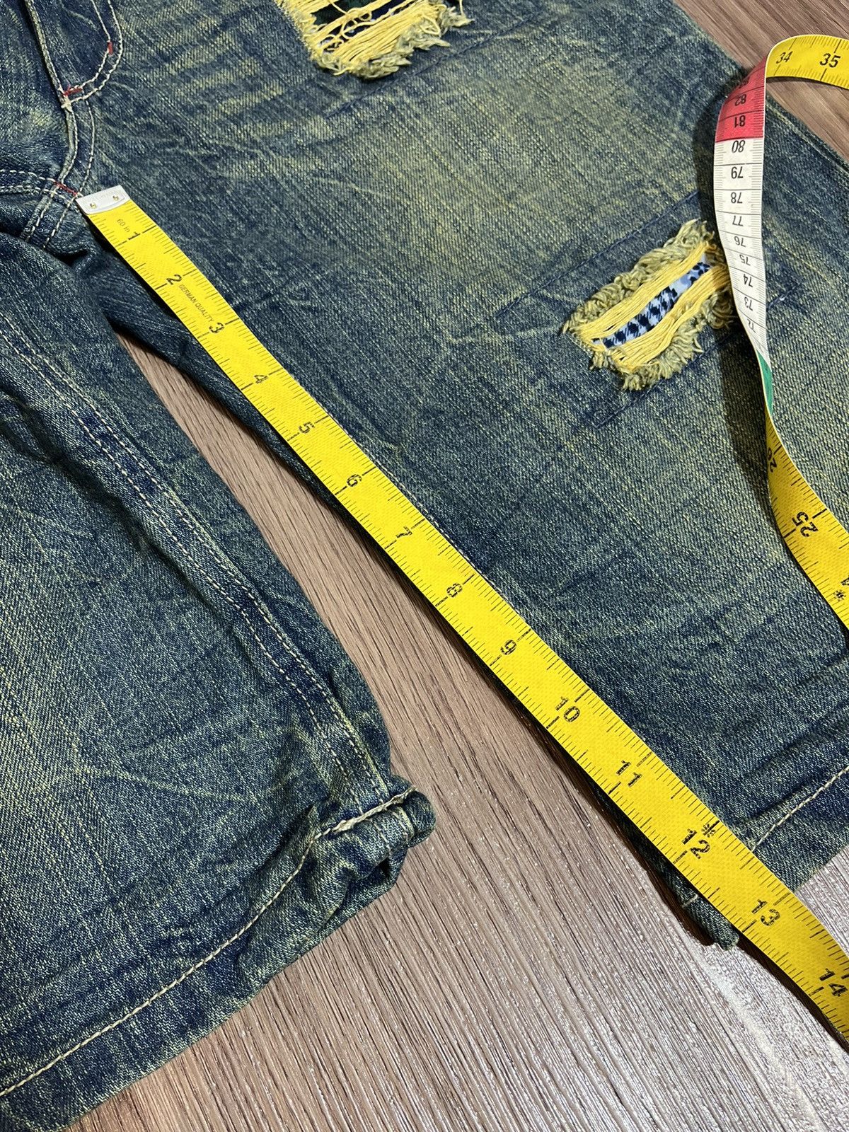 20471120 × Japanese Brand Jouer Aux Echecs double waist mudwash distressed denim jorts Size US 31 - 18 Thumbnail