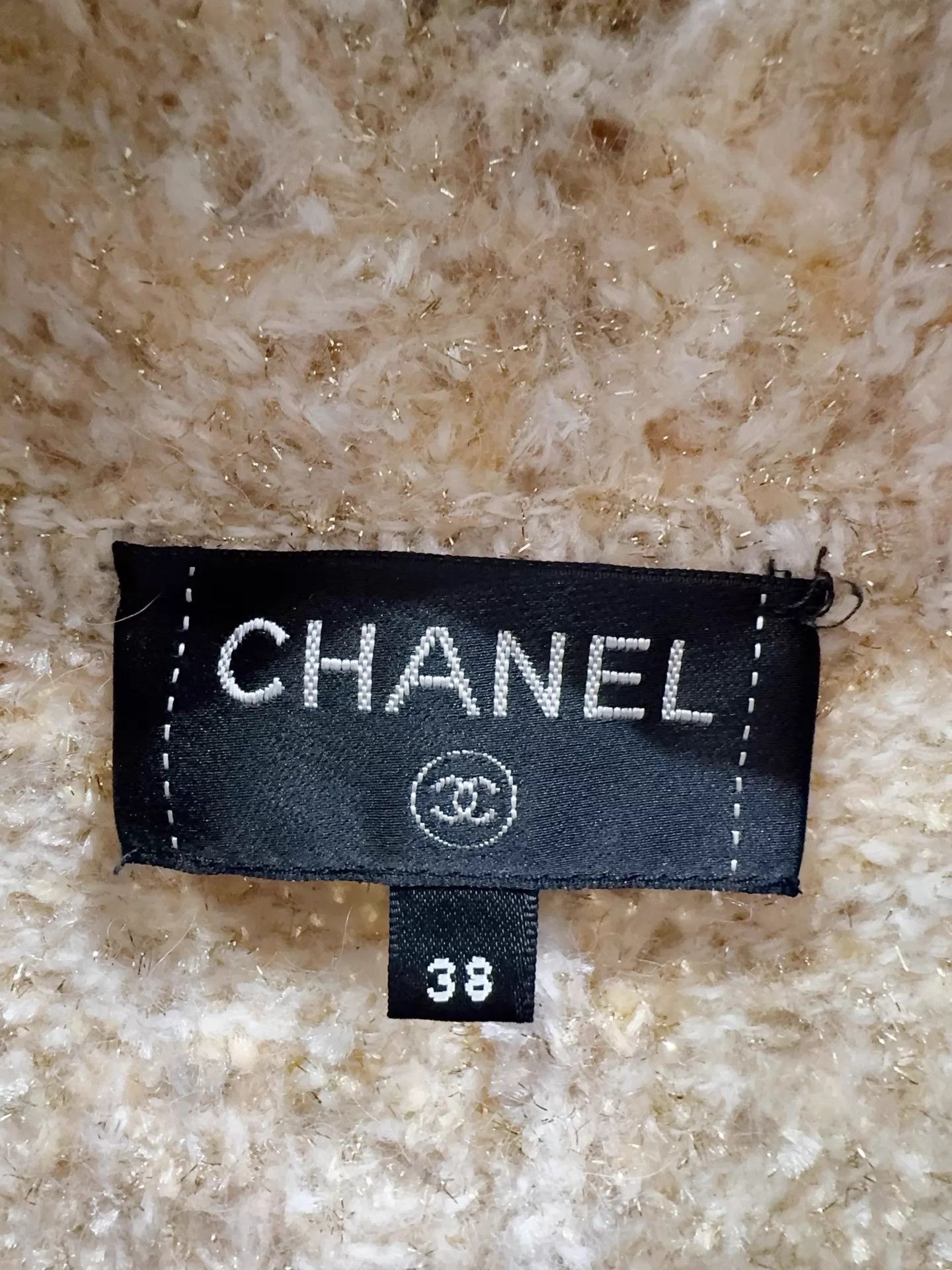 Chanel Chanel 20A Long Sweater Coat 3-Pocket Beige Gold EU38 Belt Size S / US 4 / IT 40 - 2 Thumbnail