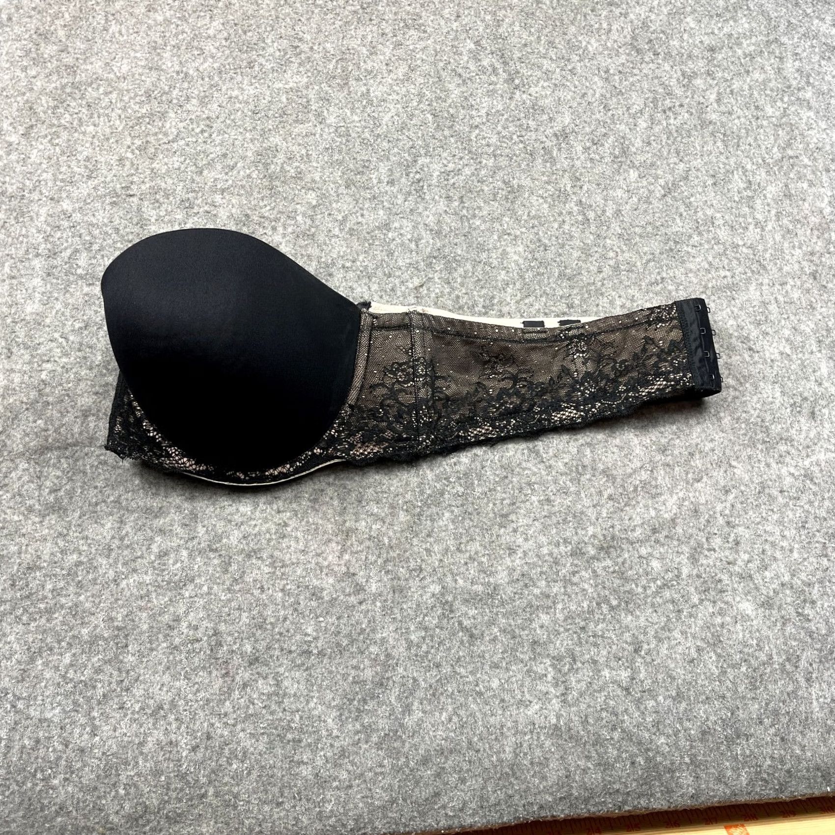Torrid Torrid Bra 42C Black Tan Strapless Lace Underwire Women Size ONE SIZE - 2 Thumbnail