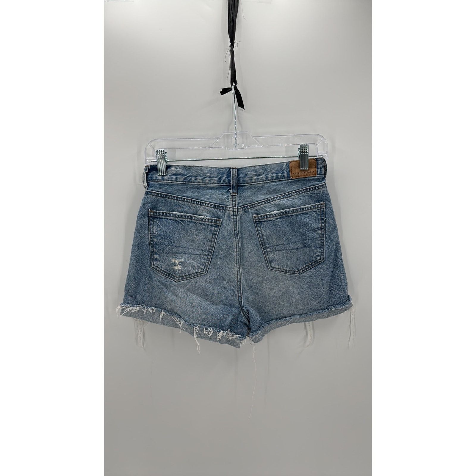American Eagle Outfitters American Eagle mom short denim jean deconstructed size 4 Size 27" / US 4 / IT 40 - 4 Thumbnail