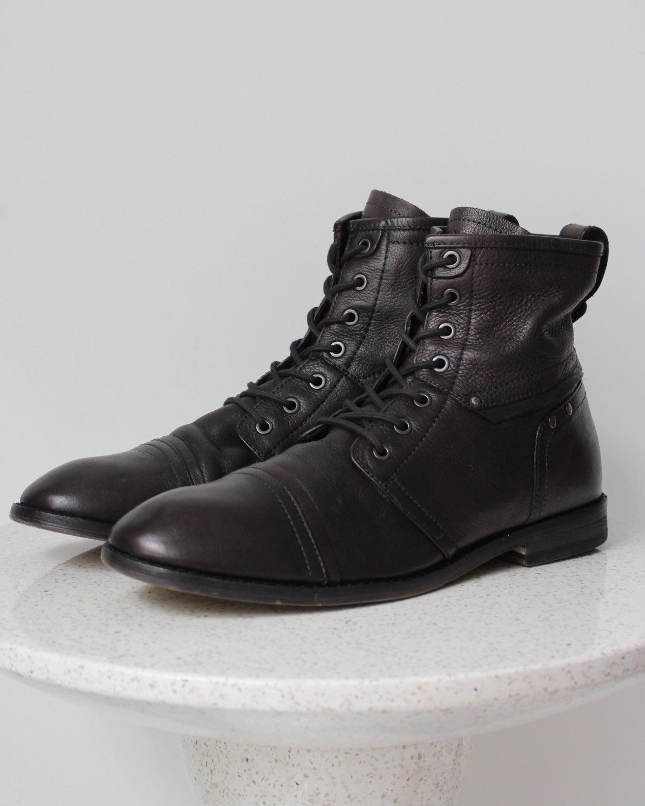 Vintage SS2015 GUESS BLACK LEATHER CAP TOE BOOTS Size US 11 / EU 44 - 1 Thumbnail