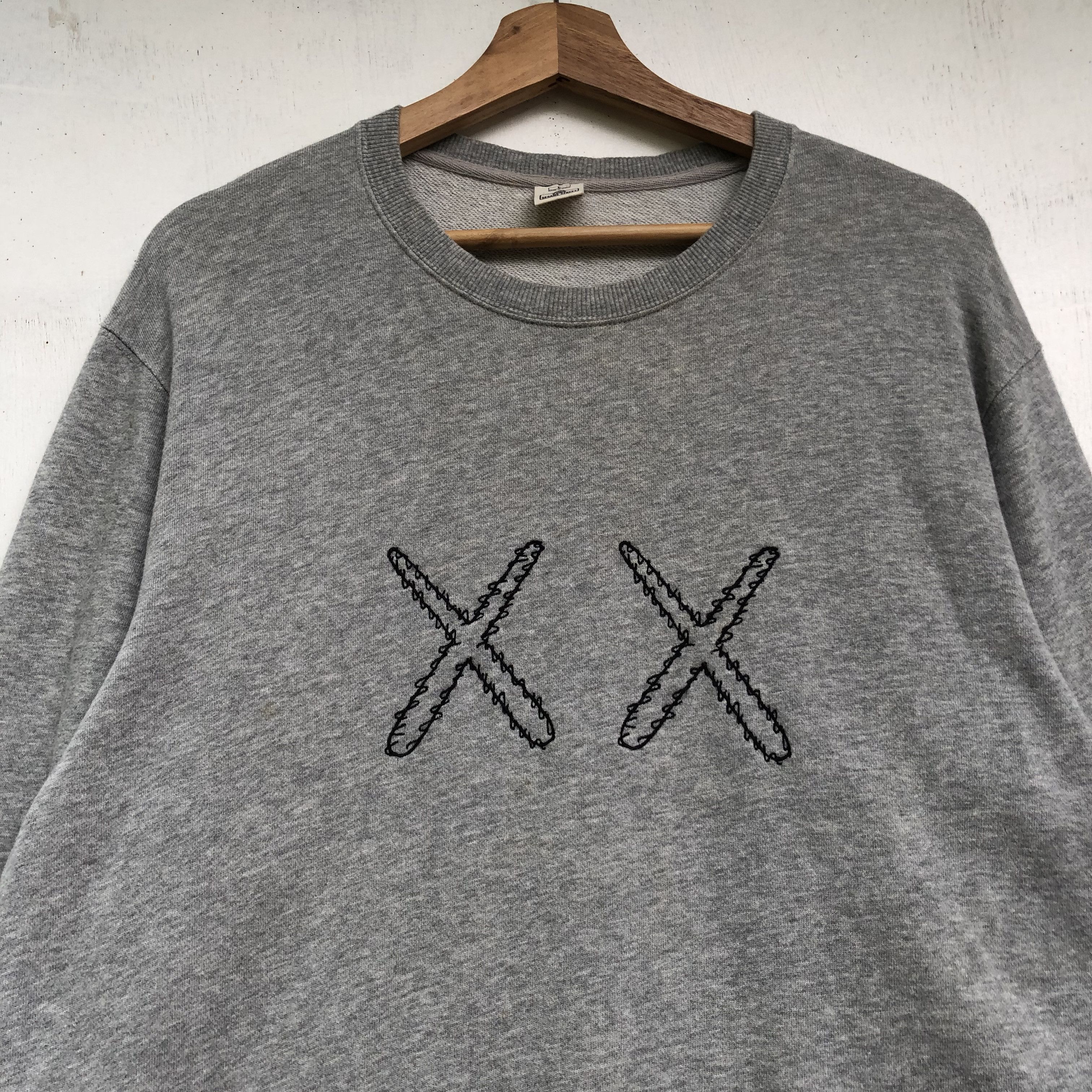 Cartoon Network Kaws X Sesame Street Crewneck Size L / US 10 / IT 46 - 4 Thumbnail