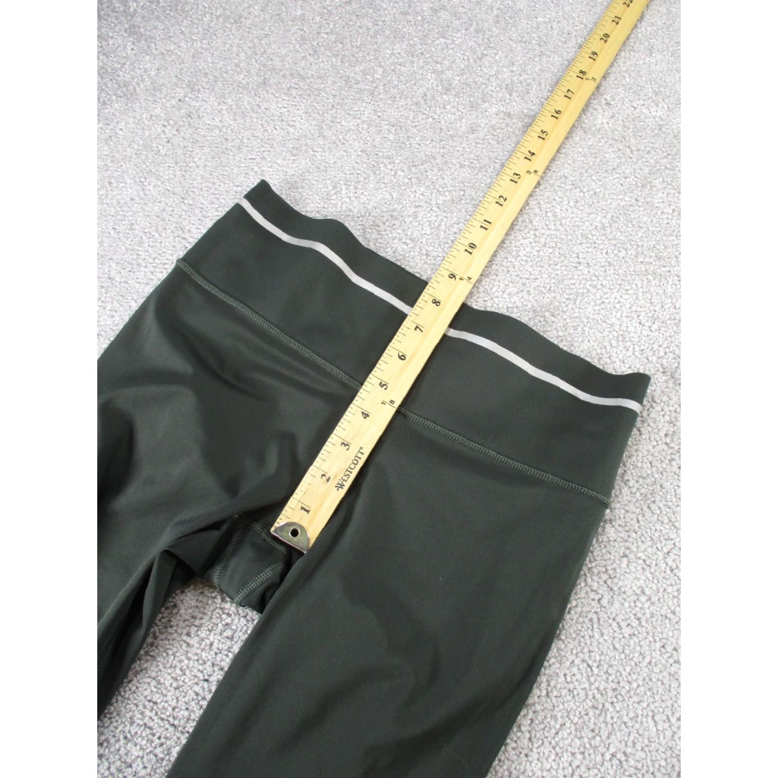 Athleta Athleta Leggings Womens Small Green Capri Shirt Size 28" / US 6 / IT 42 - 5 Thumbnail