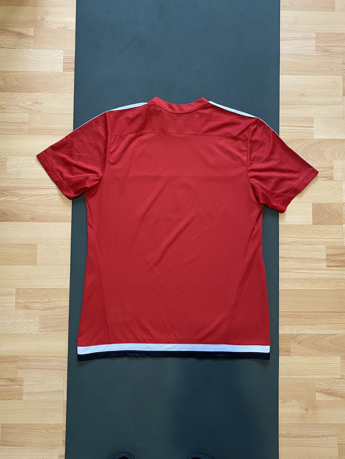 Adidas Wales Team Training Jersey Football SHirt Red Adidas Mens L Size US L / EU 52-54 / 3 - 7 Thumbnail