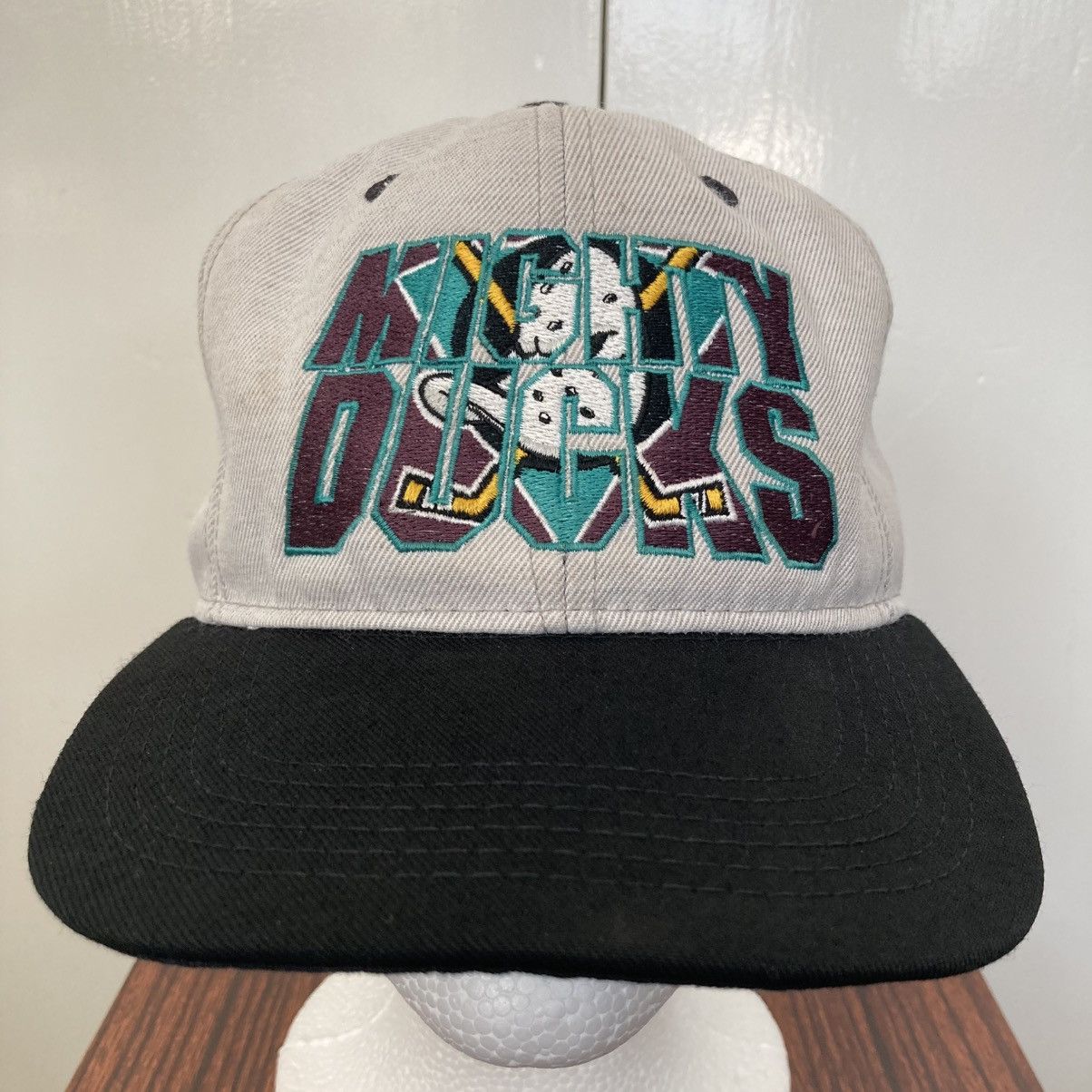 NHL × Vintage ANAHEIM MIGHTY DUCKS HAT CAP #1 APPAREL NHL HOCKEY VINTAGE Size ONE SIZE - 2 Thumbnail