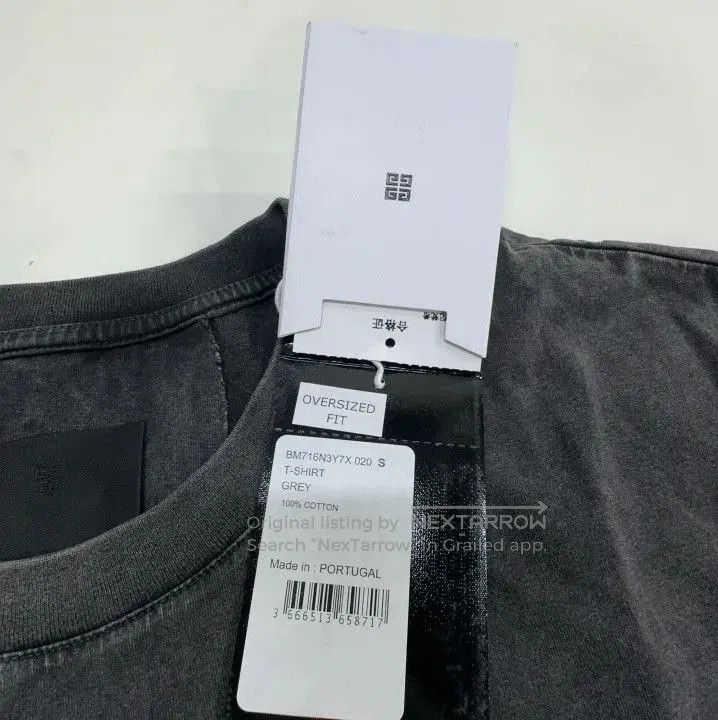 Givenchy Givenchy FW22 Logo Print Crewneck Short-Sleeve T-Shirt. Size US S / EU 44-46 / 1 - 5 Thumbnail