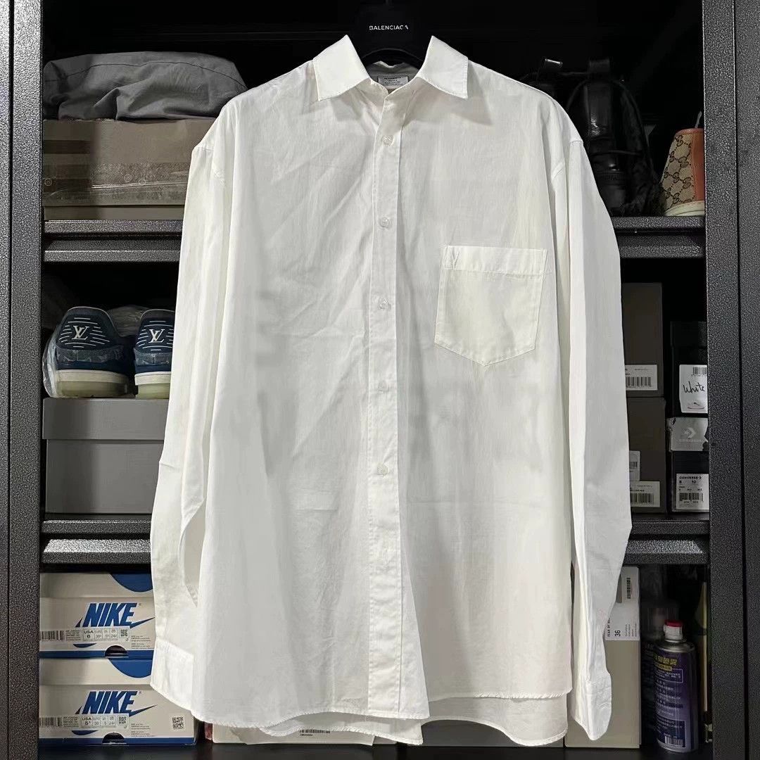 Vetements Vetements back letter pattern long sleeved village shirt -DMC Size US S / EU 44-46 / 1 - 1 Thumbnail