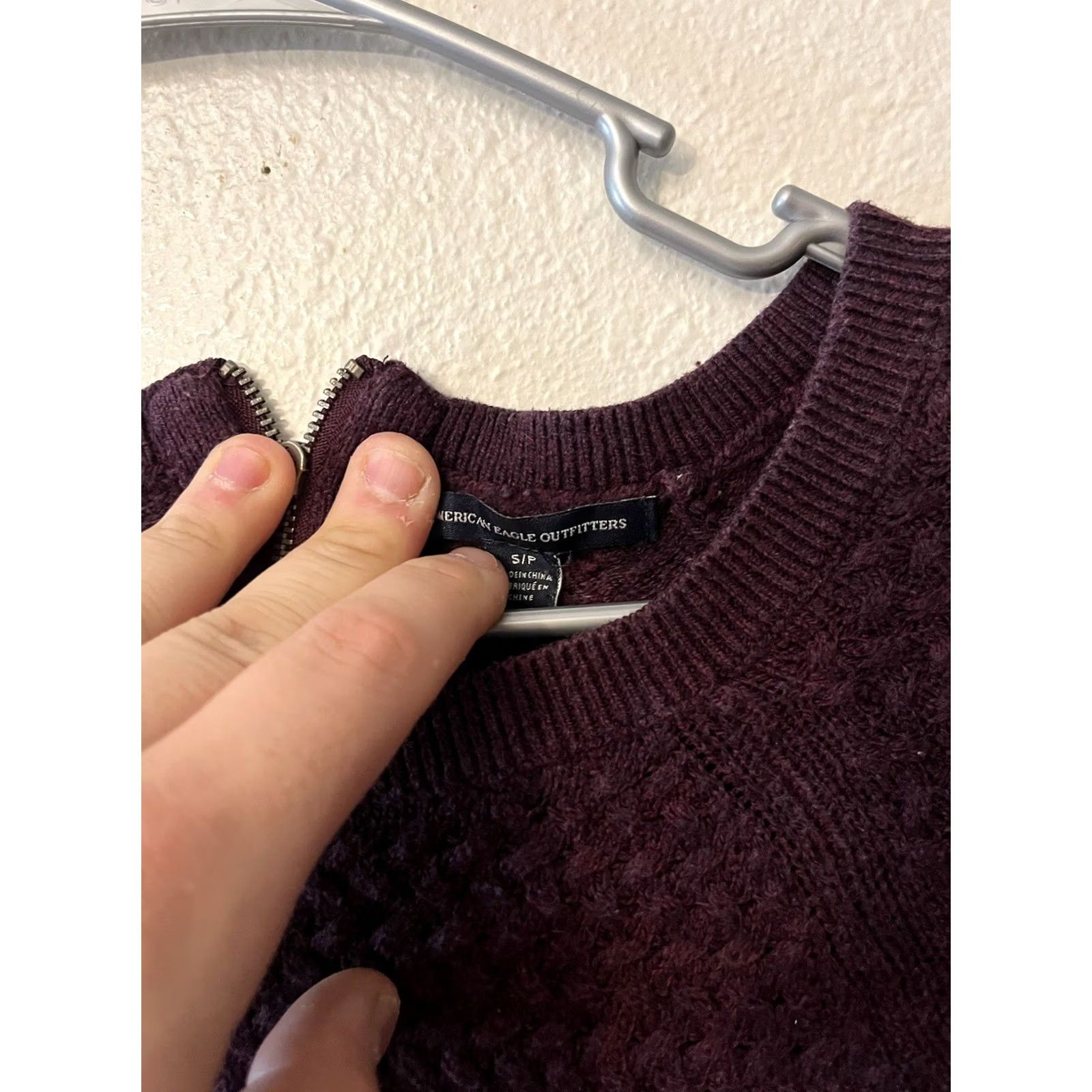 American Eagle Outfitters American Eagle Outfitters Maroon Weave Knit sweater back Women’s Size S Size S / US 4 / IT 40 - 2 Thumbnail