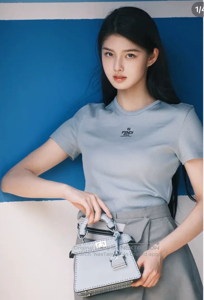 Other Fendi Mint Green Short Sleeve T-Shirt with Small Logo Embr Size S / US 4 / IT 40 - 8 Thumbnail