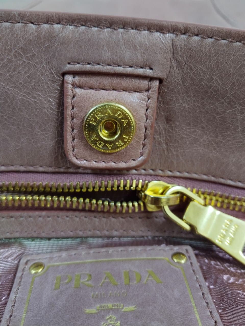 Prada Authentic Prada Vitello Shine Shoulder Bag Size ONE SIZE - 23 Thumbnail