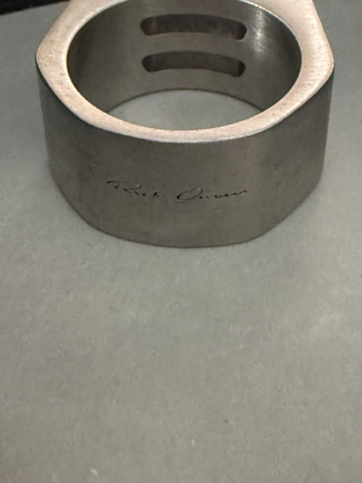 アクセサリー Rick Owens Grill Ring SIZE 56 Rick Owens - Grill Ring | HBX - Globally Curated Fashion and