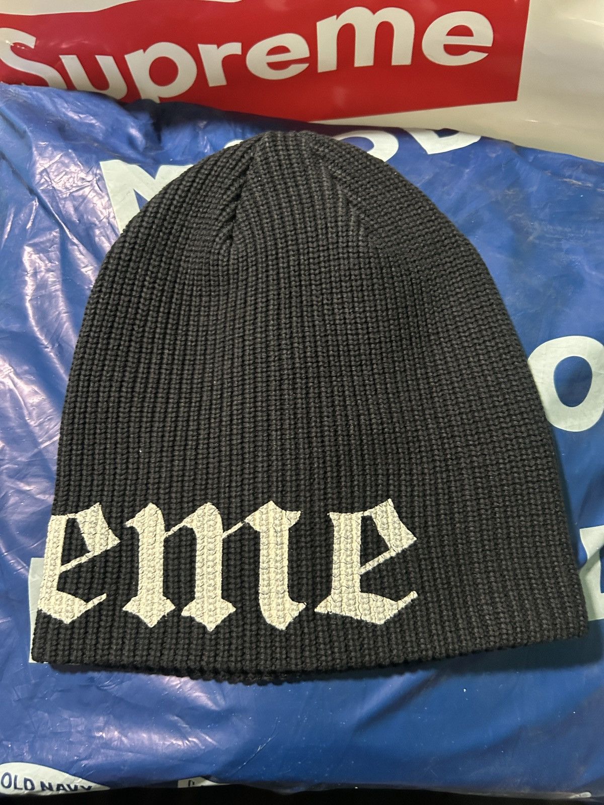 Supreme Old English Printed Beanie Black - SS25 - US