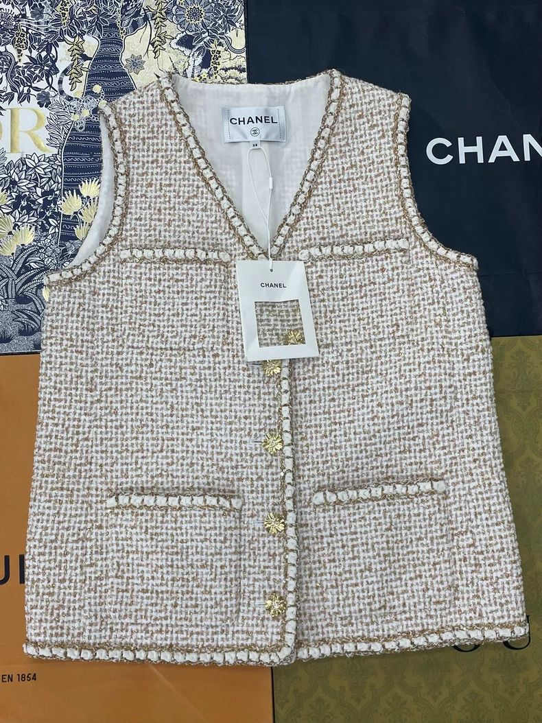 Chanel Chanel 26C gold silk beige white vest jacket Size XS / US 0-2 / IT 36-38 - 1 Thumbnail