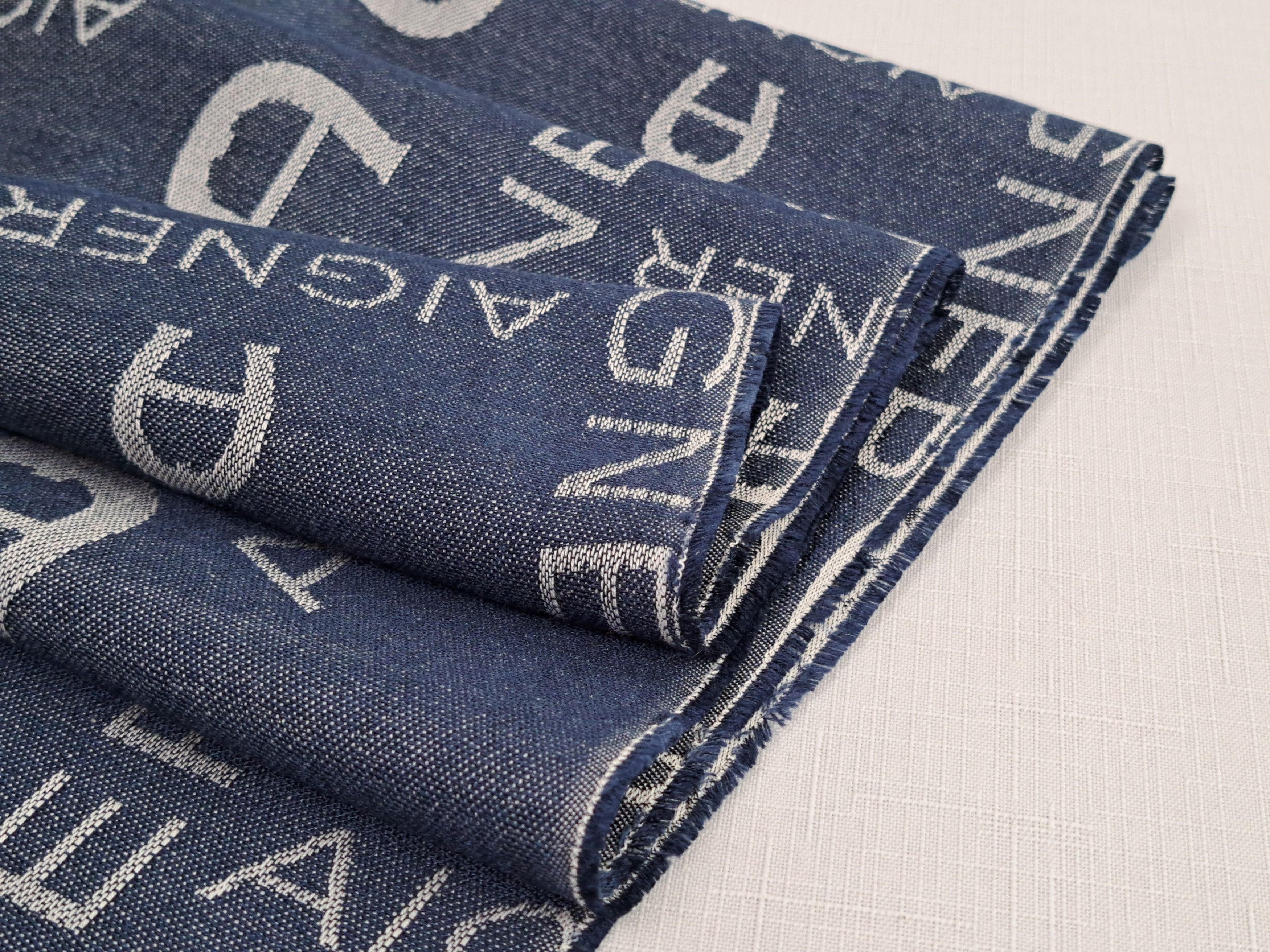 Aigner AIGNER logo collection monogram scarf. Size ONE SIZE - 5 Thumbnail