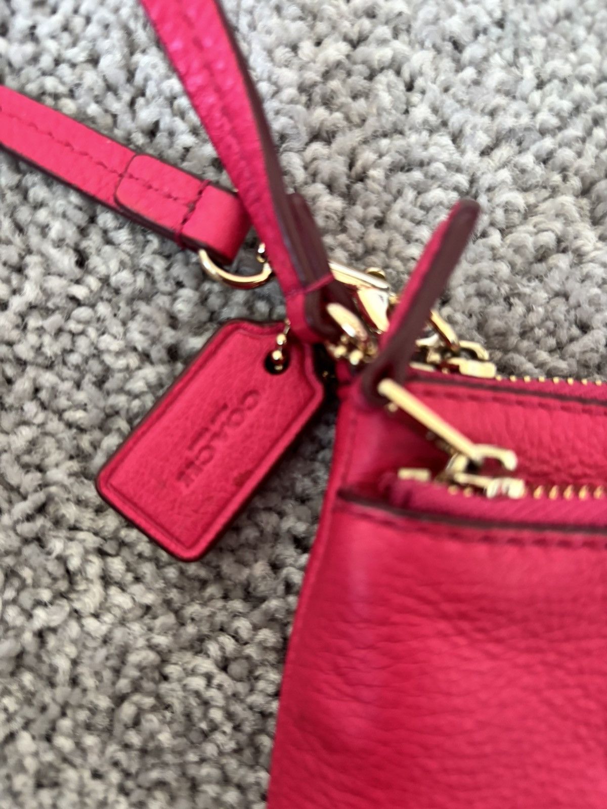 Coach Coach pink wristlet with gold hardware Size ONE SIZE - 3 Thumbnail