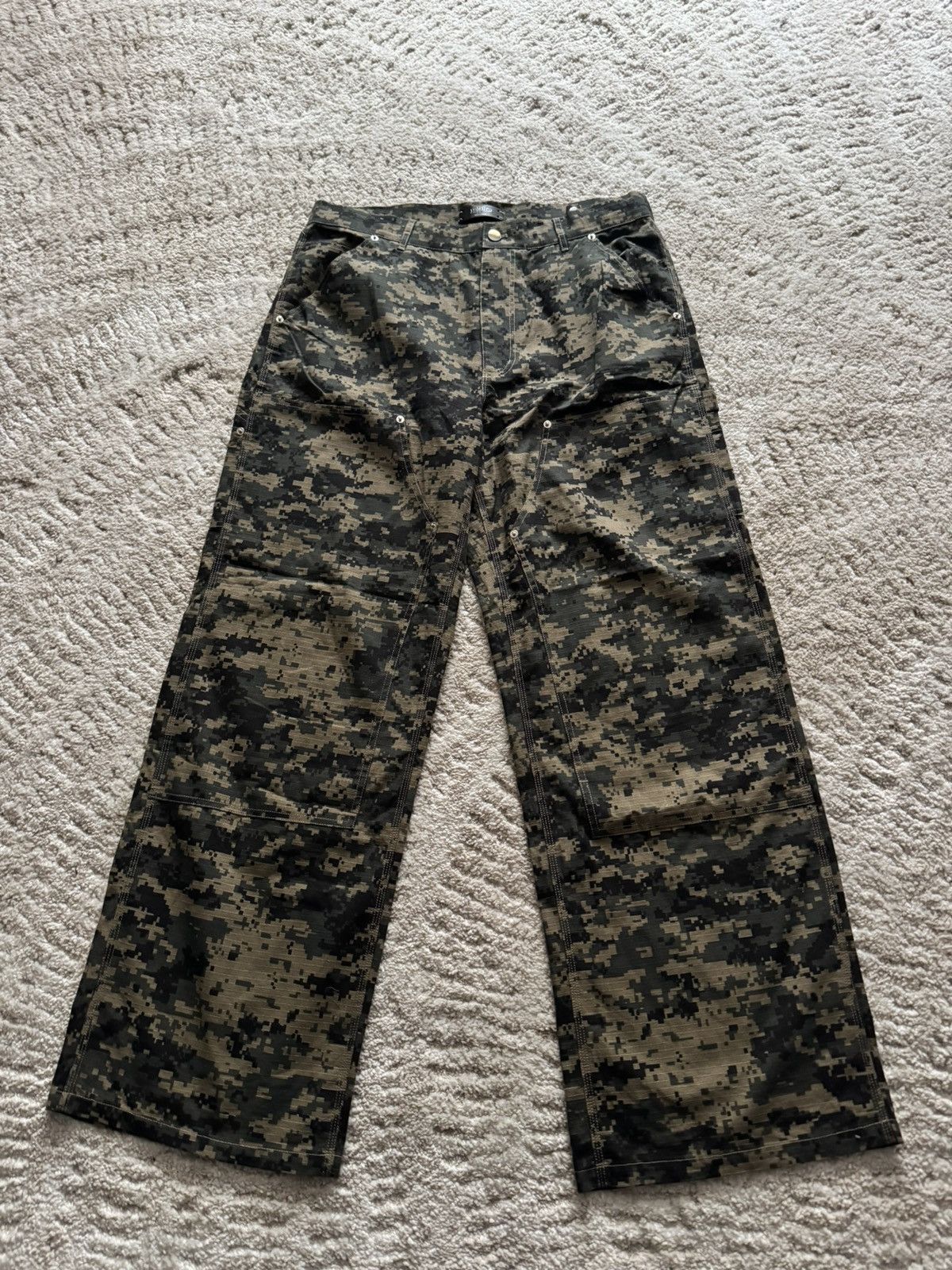 HMDD Happy Memories Don’t Die Digicamo Carpenter Pants Size US 34 / EU 50 - 1 Thumbnail
