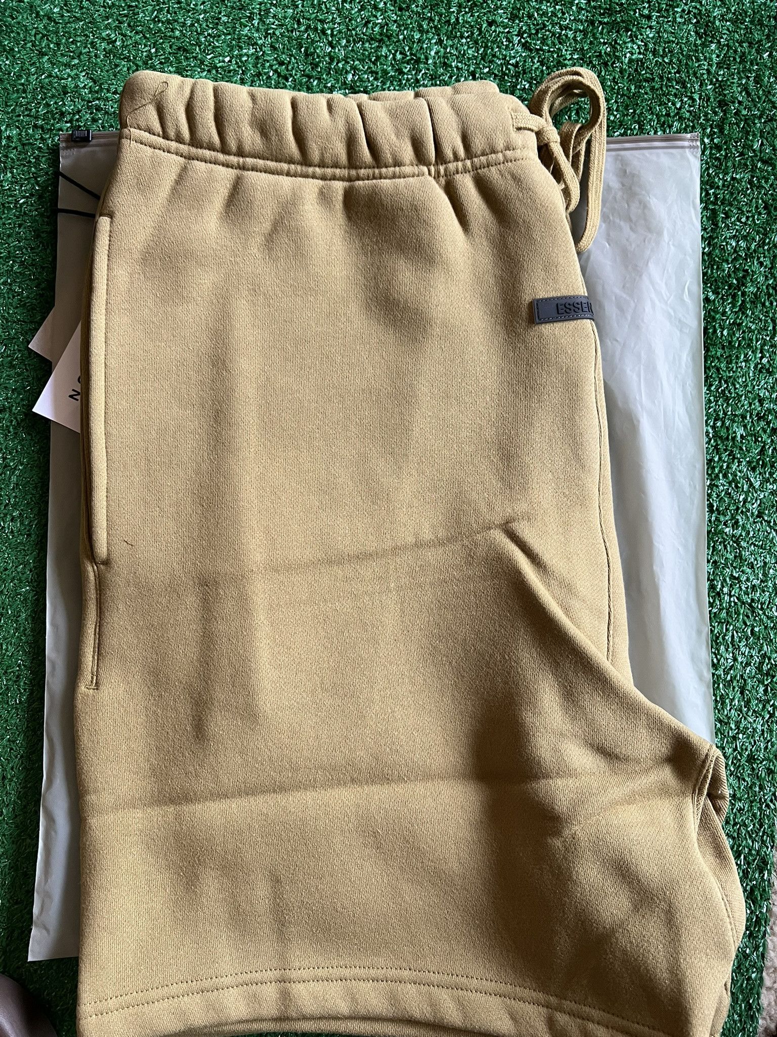 Essentials × Fear of God Fear of God Essentials Sweatshort Amber Size US 33 - 3 Thumbnail