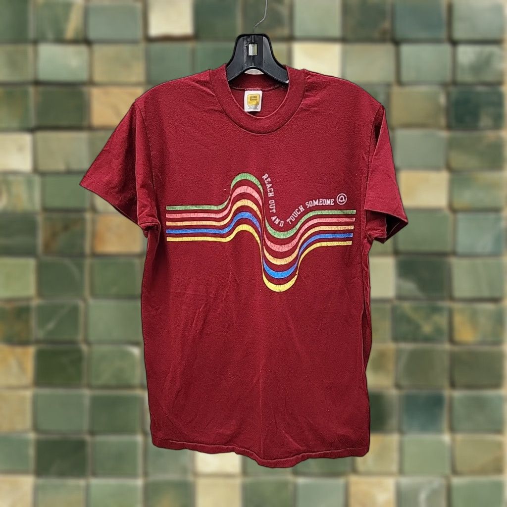 Velva Sheen VINTAGE Reach Out and Touch Someone Bell System Telephone T-shirt XL Shirt Mens Red Velva Sheen Cotton Blend Graphic Crackling Distressed Size US XL / EU 56 / 4 - 1 Thumbnail