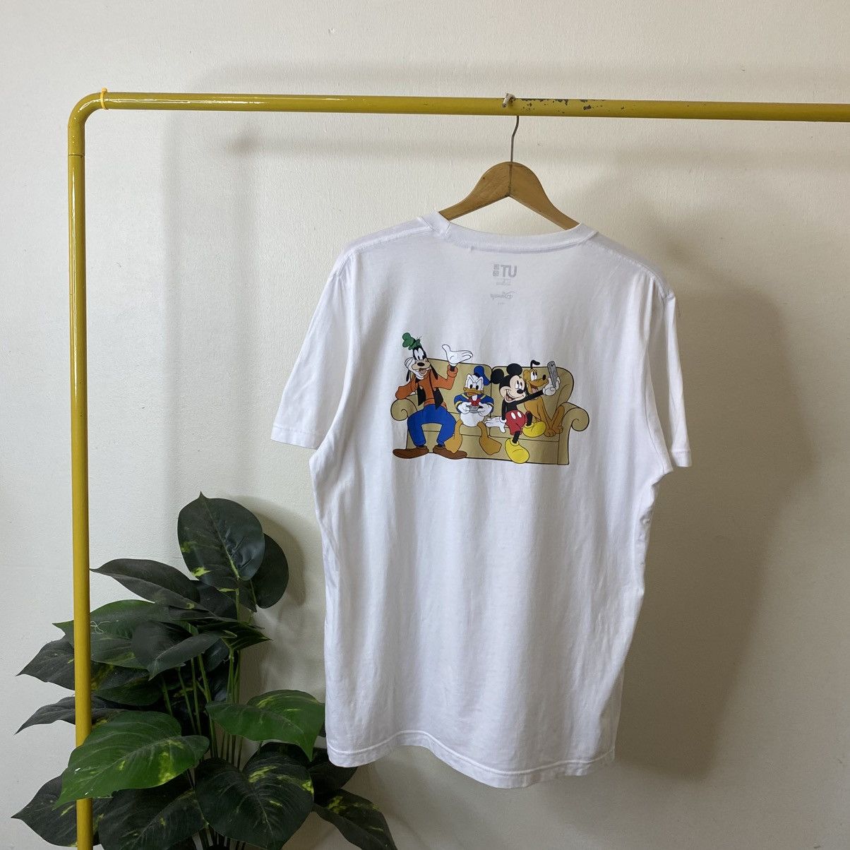 Disney Uniqlo UT x Disney Mickey Mouse Collaboration T Shirt Size US L / EU 52-54 / 3 - 1 Thumbnail